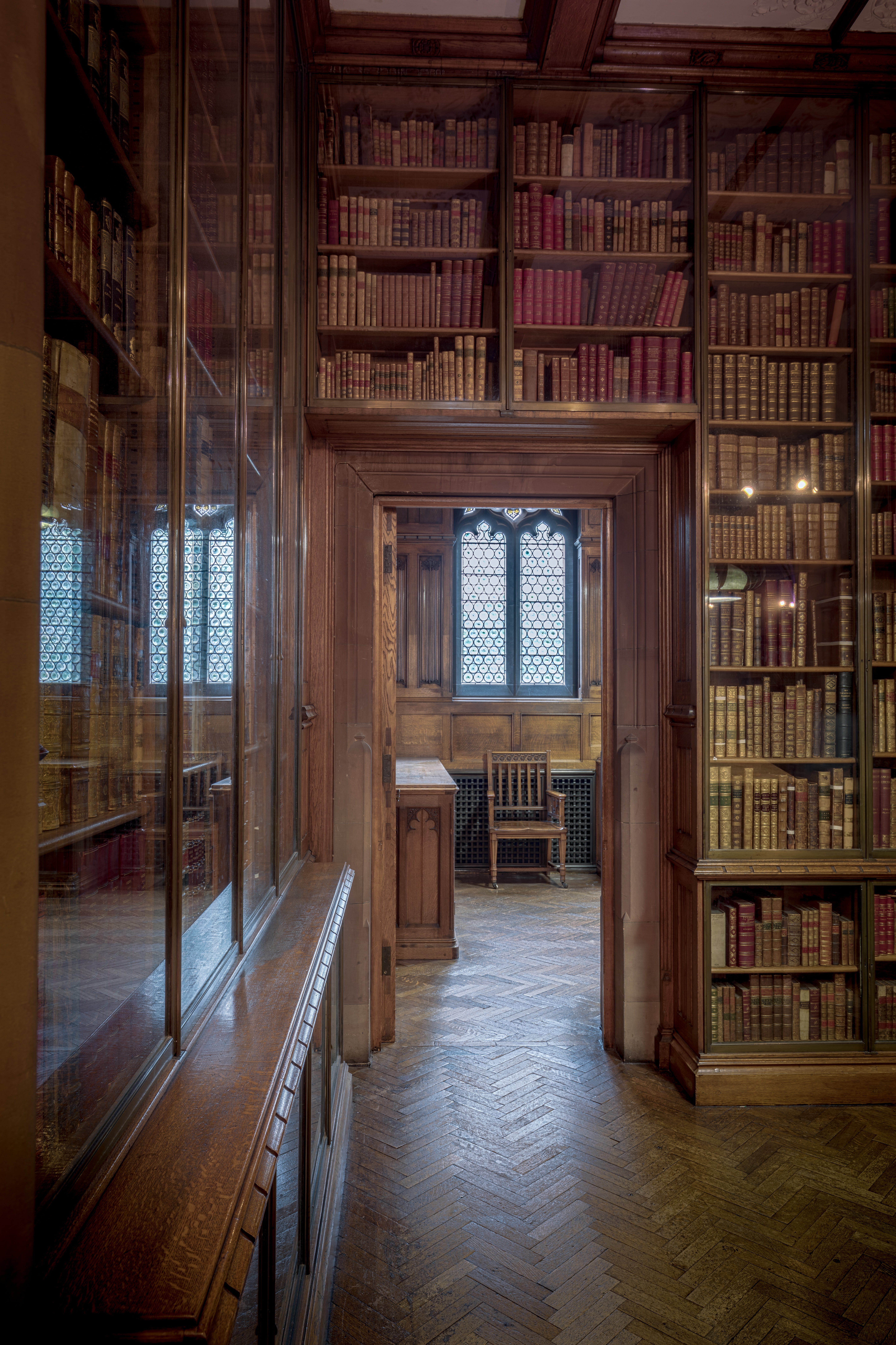 university, entrance, manchester university, library, inside, shelf, absence, building, domestic room, window, day, no people, bookshelf, door, the, home interior, Phone HD Wallpaper