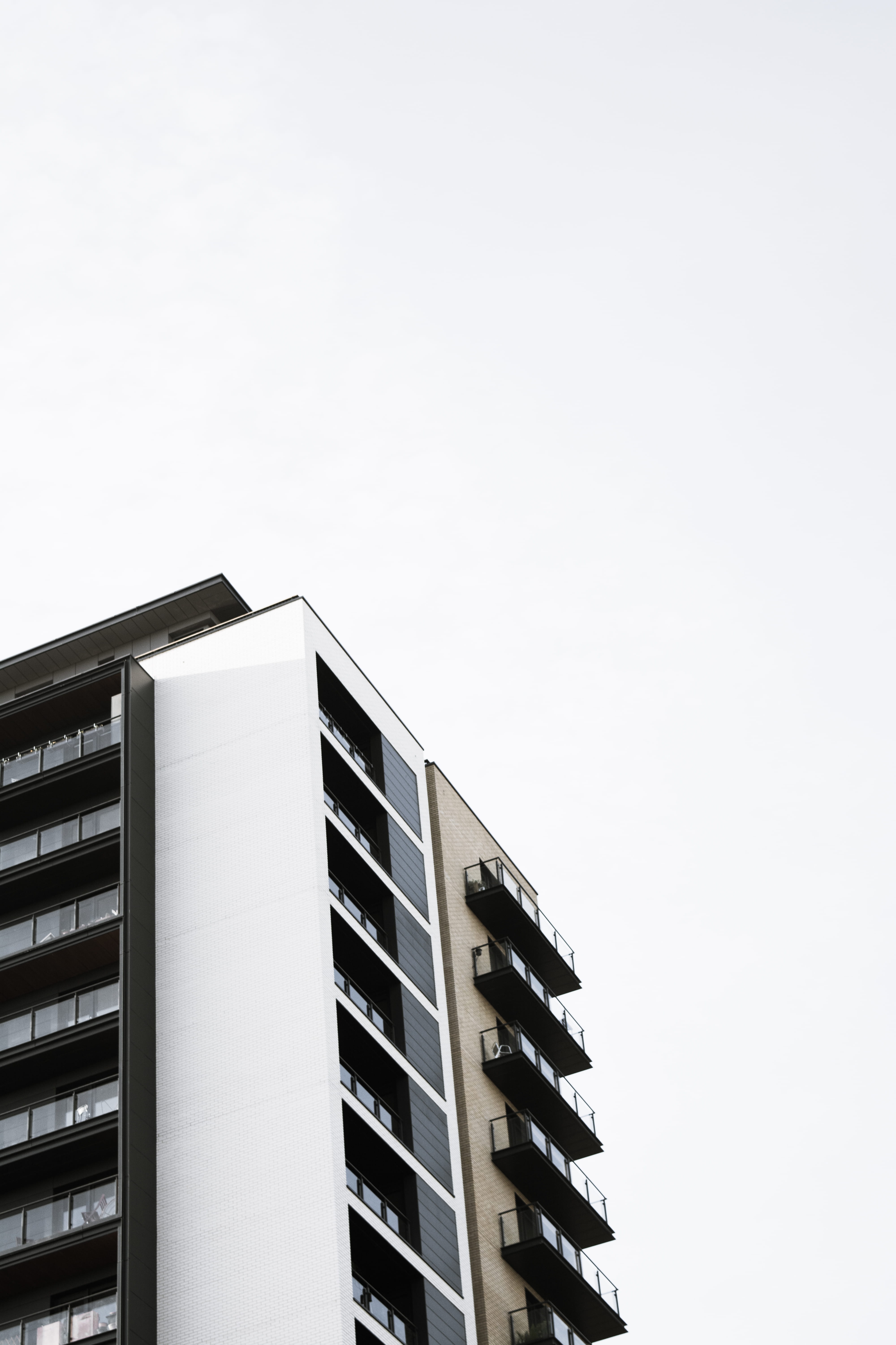 minimalism, lines, buildings, nature, low angle view, exterior, opportunity, london, united kingdom, sky, city, modern, built structure, minimal, 5K, white, Phone HD Wallpaper