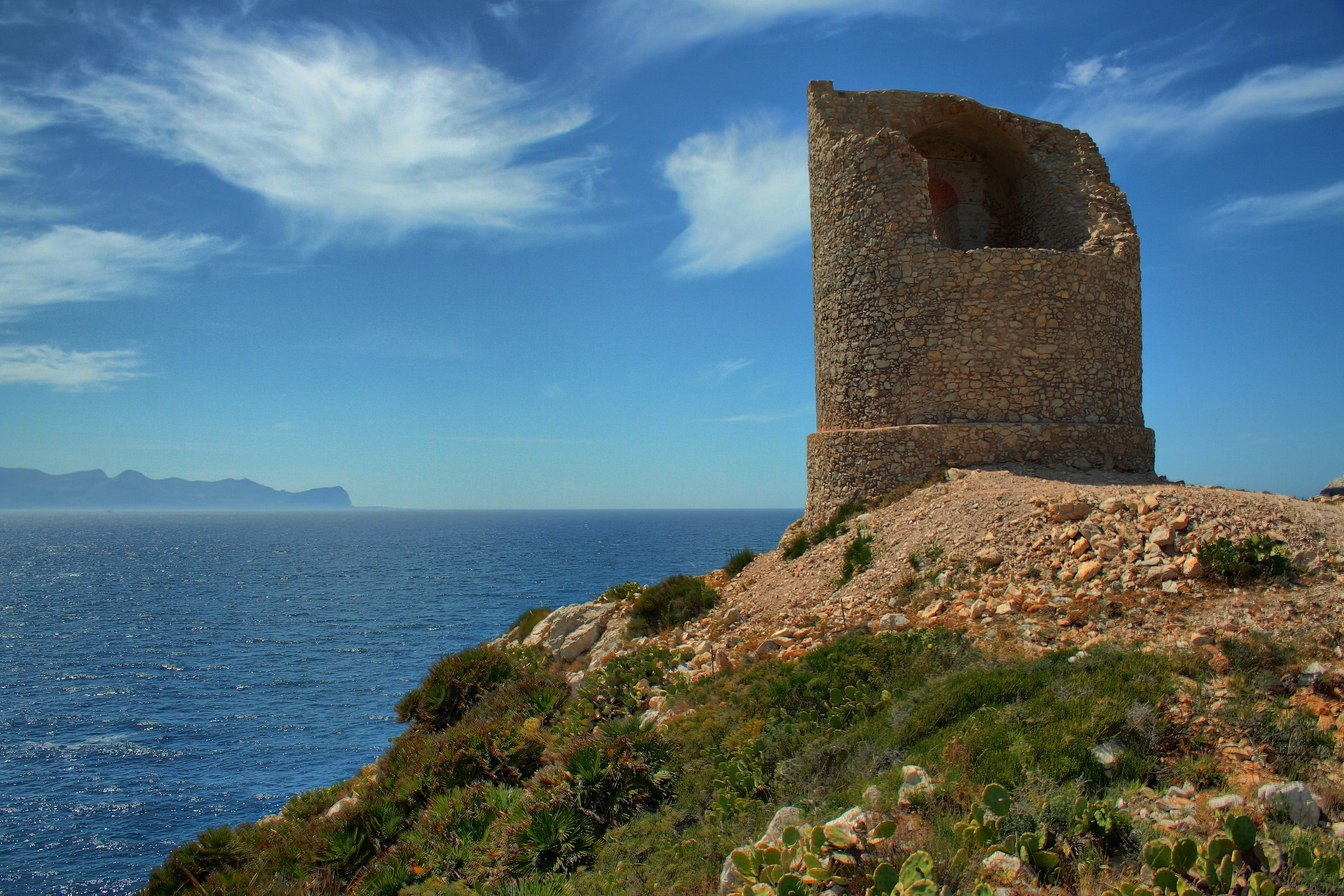 day, water, architecture And Buildings, ruined, travel Destinations, ancient, famous Place, building exterior, 2K, horizon over water, sea, Ruin, the past, HD Wallpaper