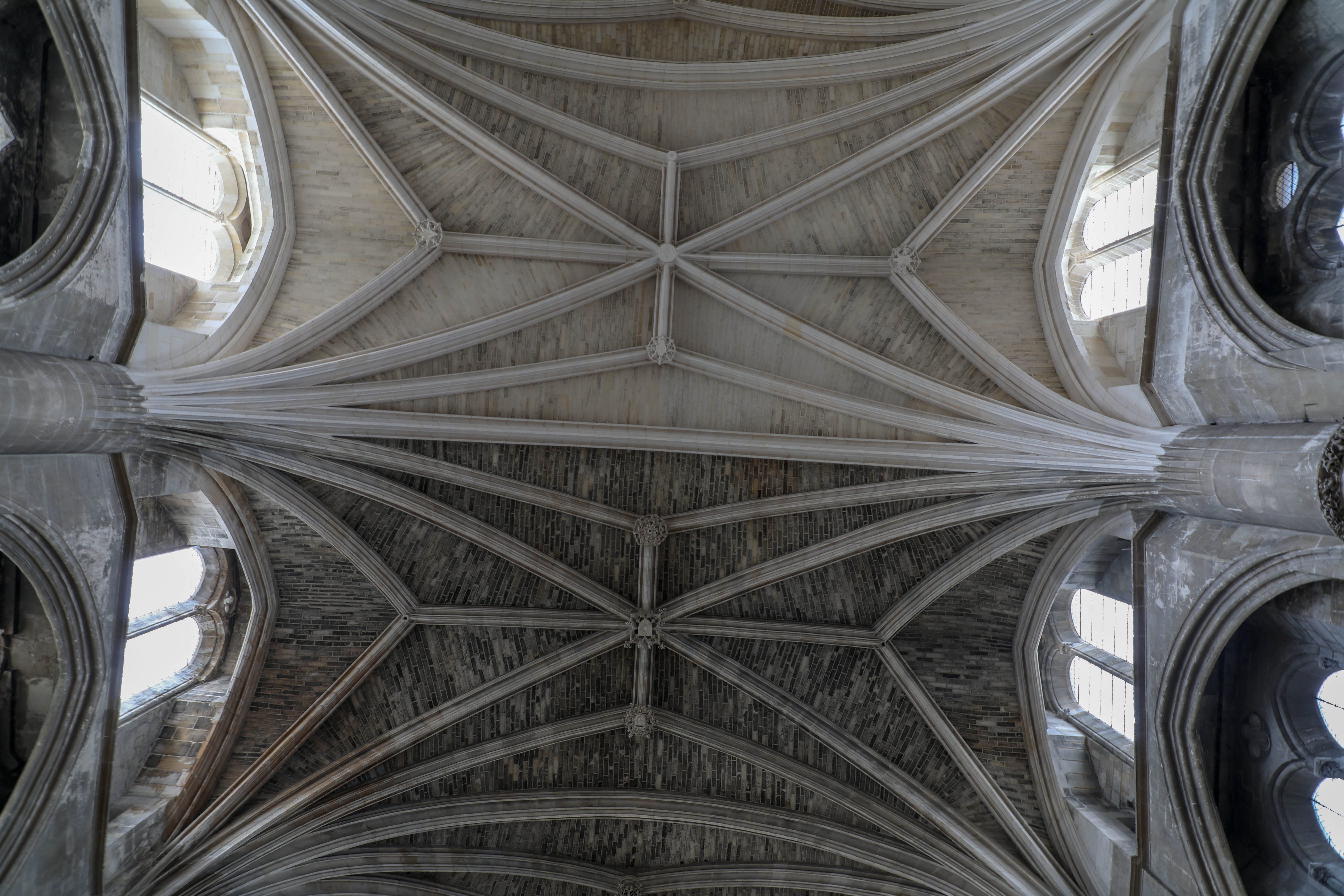 place of worship, 5K, built structure, architectural column, low angle view, architectural feature, pattern, ornate, cathedral, architecture, no people, HD Wallpaper