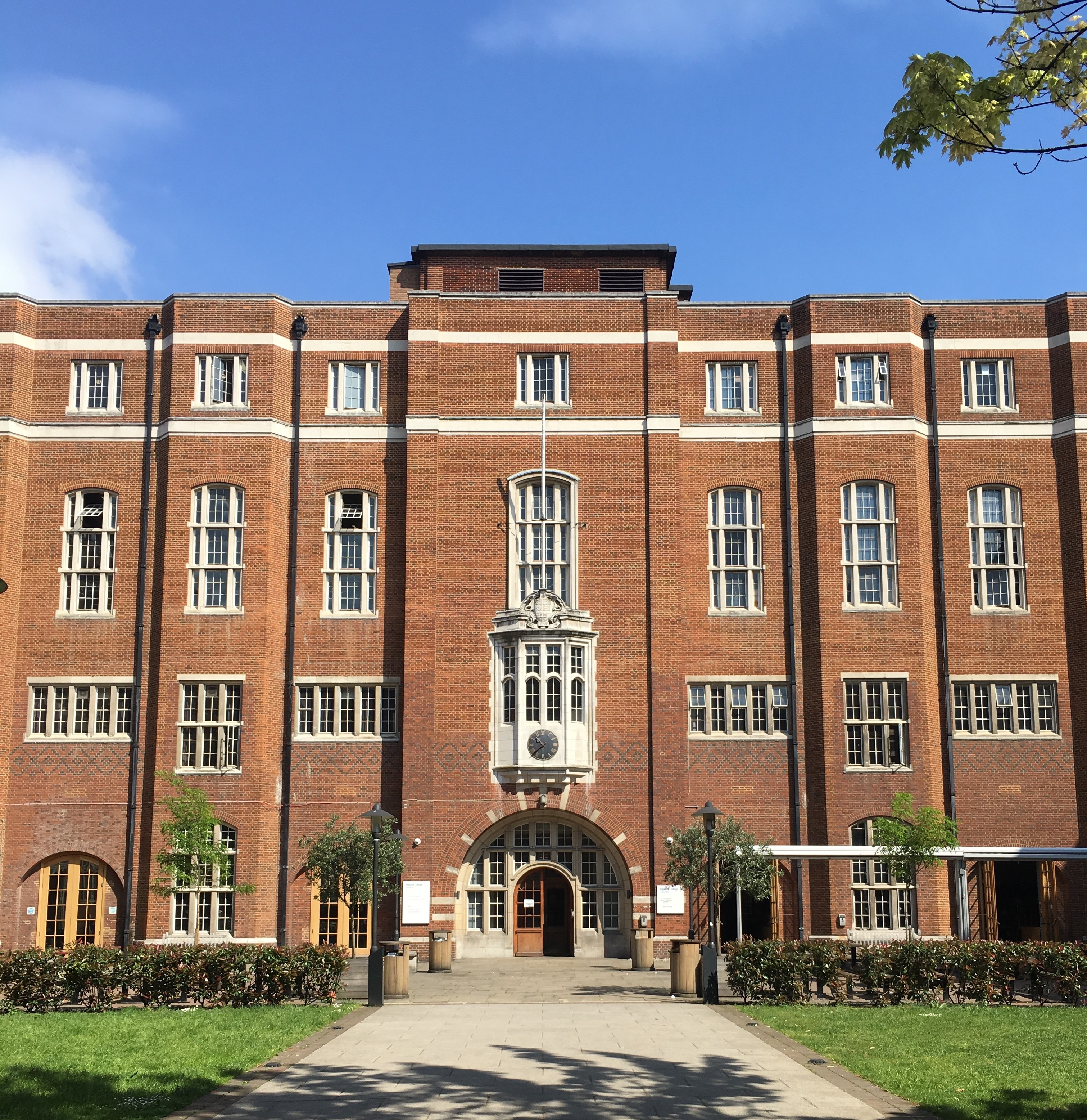the past, building, plant, tree, brick, university, sky, classical style, city, school, london, nature, uk, arch, 2K, row house, facade, entrance, day, Phone HD Wallpaper