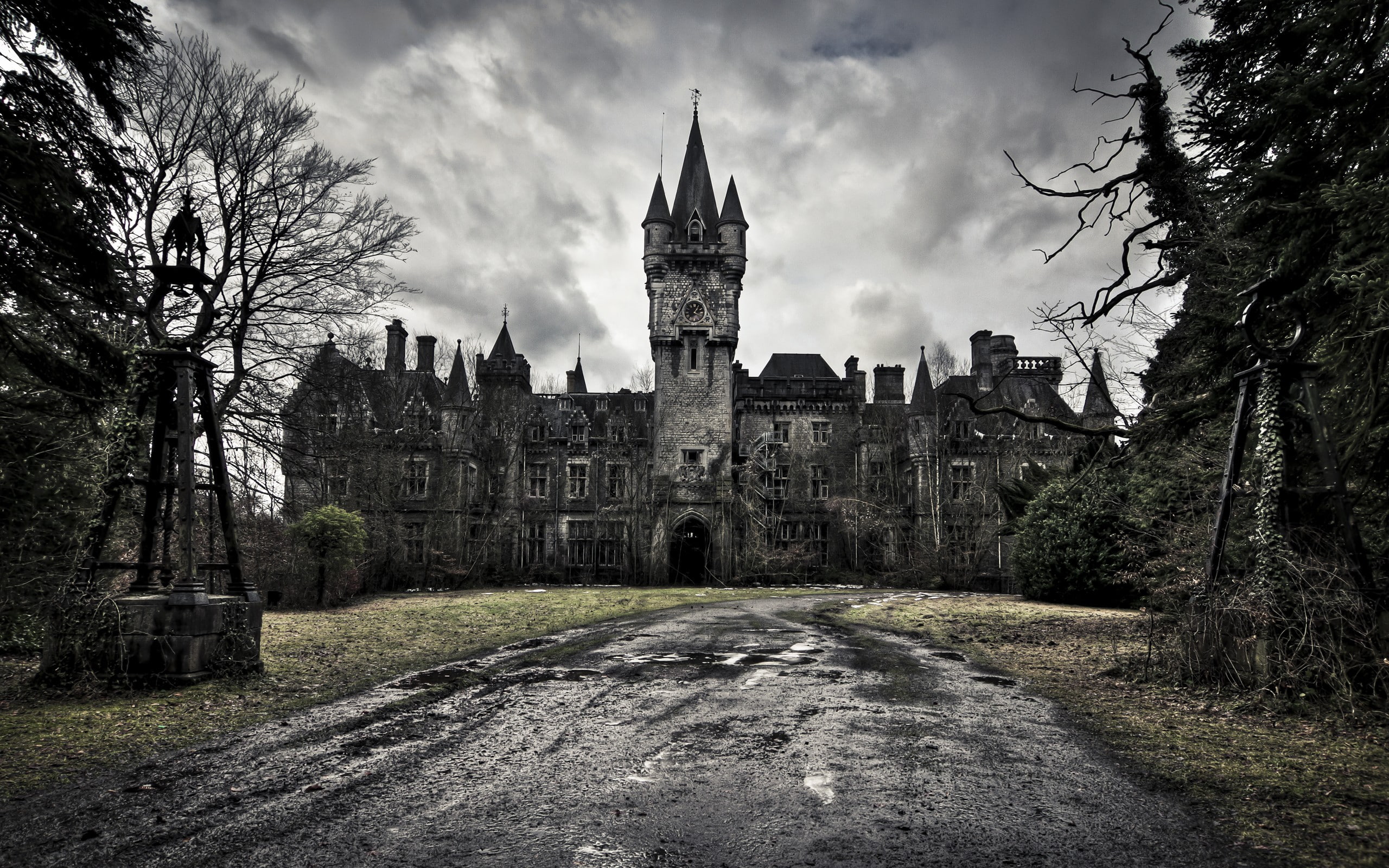 architecture, tree, sky, 2K, nature, no people, building, city, day, old, dark, bare tree, abbey, fantasy art, plant, building exterior, the past, spire, HD Wallpaper