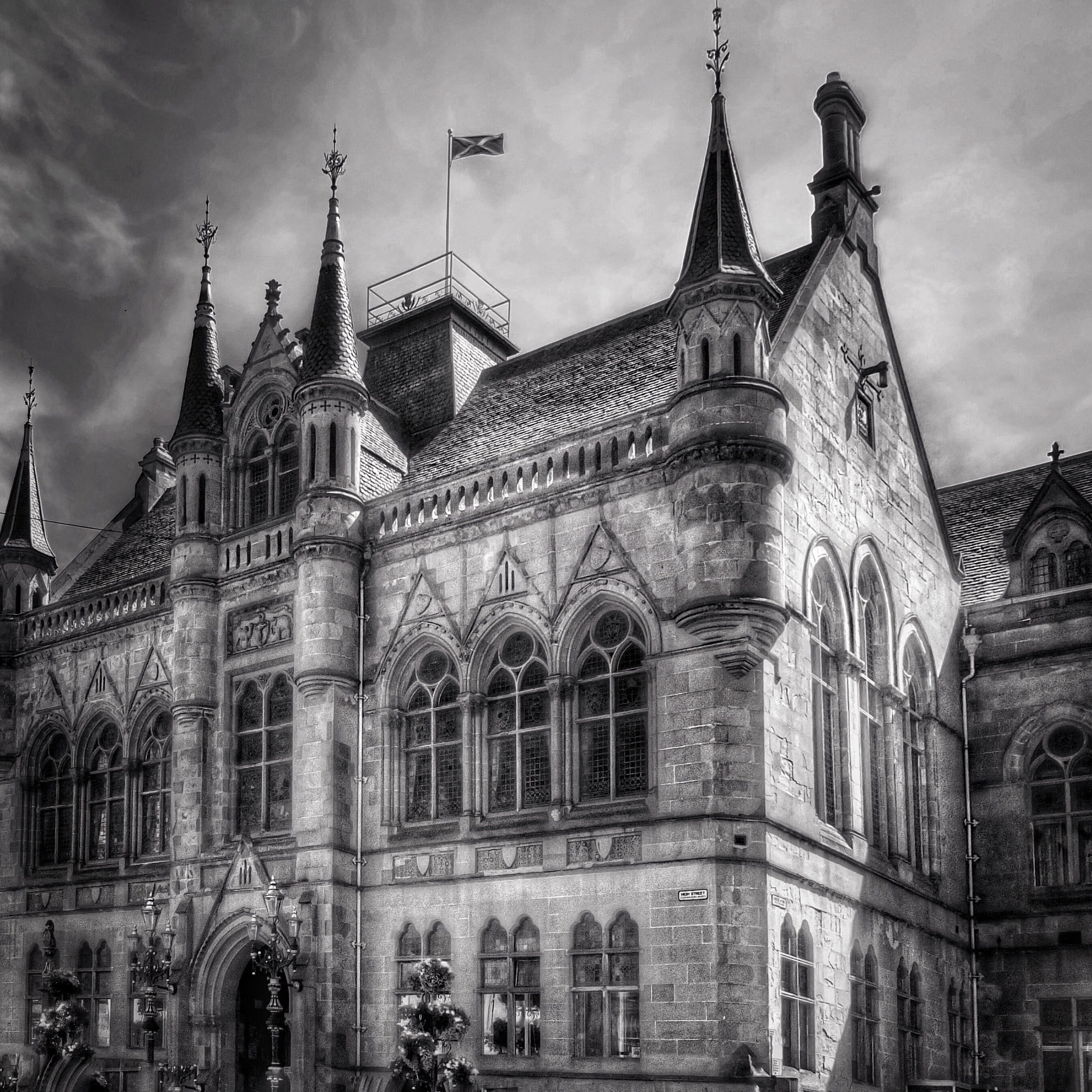 building exterior, no people, haunted house, villa, haunted castle, window, travel destinations, architecture, cloud - sky, old, gothic style, photo, home, Phone HD Wallpaper