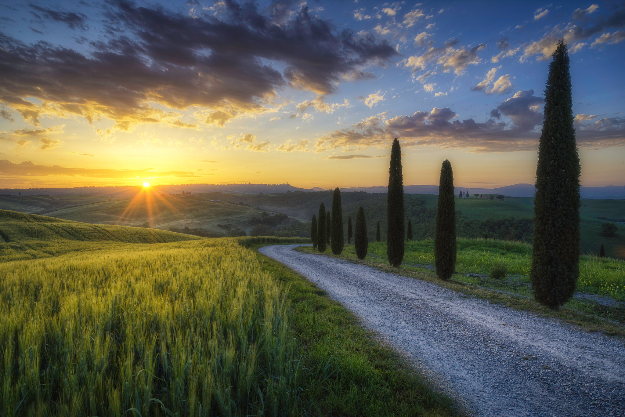 landscape, environment, sun, Tuscany, green, nature, field, no people, sunset, tranquil scene, lens flare, plant, outdoors, 1080P, Italy, land, light, HD Wallpaper