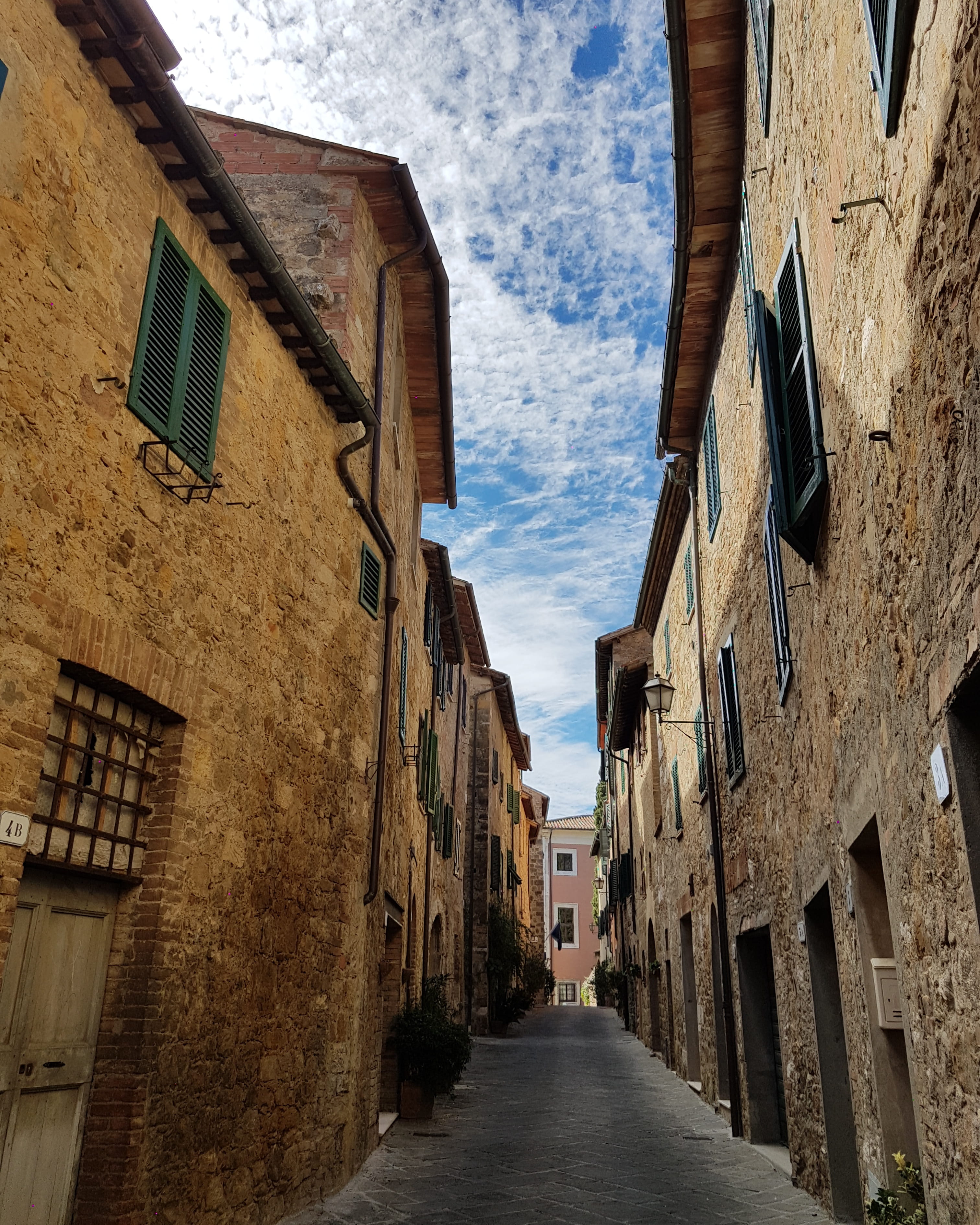 neighborhood, nature, building exterior, concrete, transportation, window, 2K, city, town, day, cloud - sky, outdoors, building, italy, alleyway, san quirico d’orcia, Phone HD Wallpaper