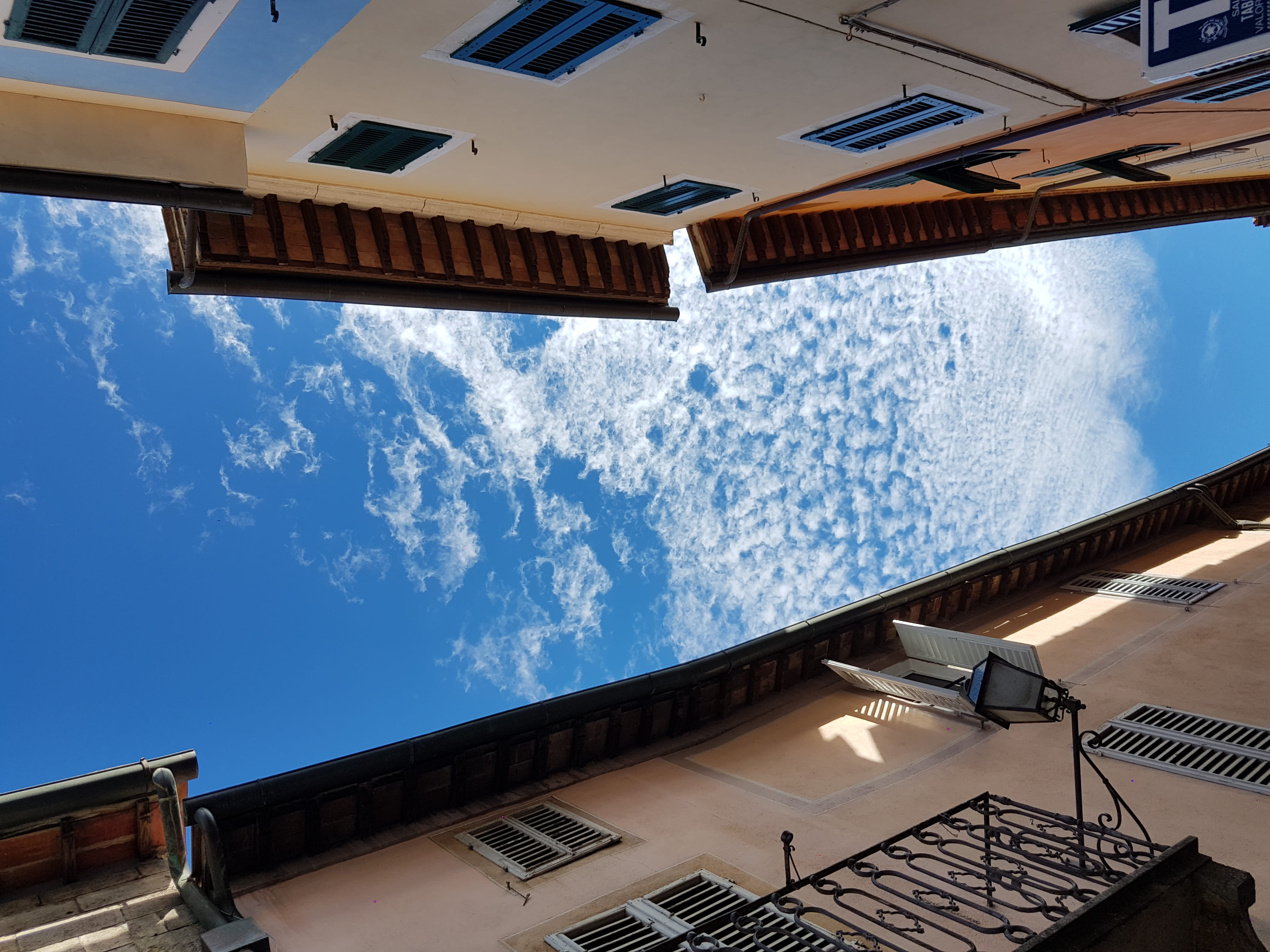 roof, blue, directly below, colours, city, san quirico dorcia, clouds, building, window, tuscany, sky, cloud - sky, italy, tree, built structure, 4K, balcony, HD Wallpaper