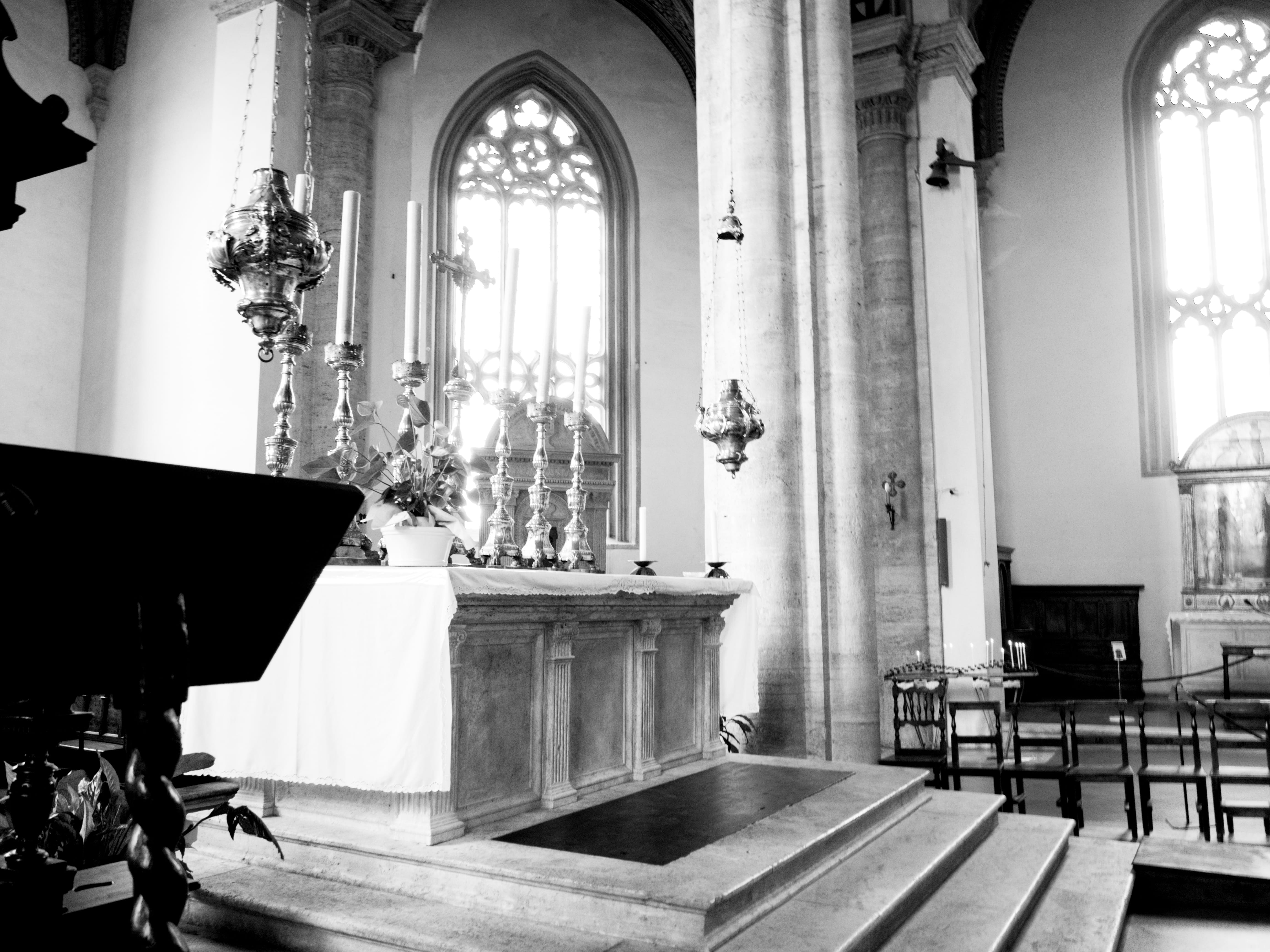 tuscan, altar, belief, piazza pio ii, church, architecture, lamp, cathedral, day, window, christianity, pienza, arch, table, piazza pio, furniture, stain glass, HD Wallpaper