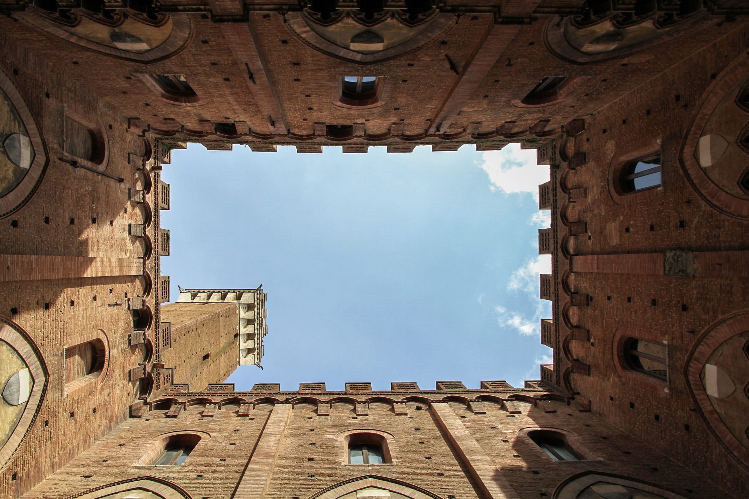 built structure, pubblico palace, arch, ruined, nature, looking up, tourism, piazza del campo, sky, architecture, 2K, ancient civilization, historical courtyard, HD Wallpaper