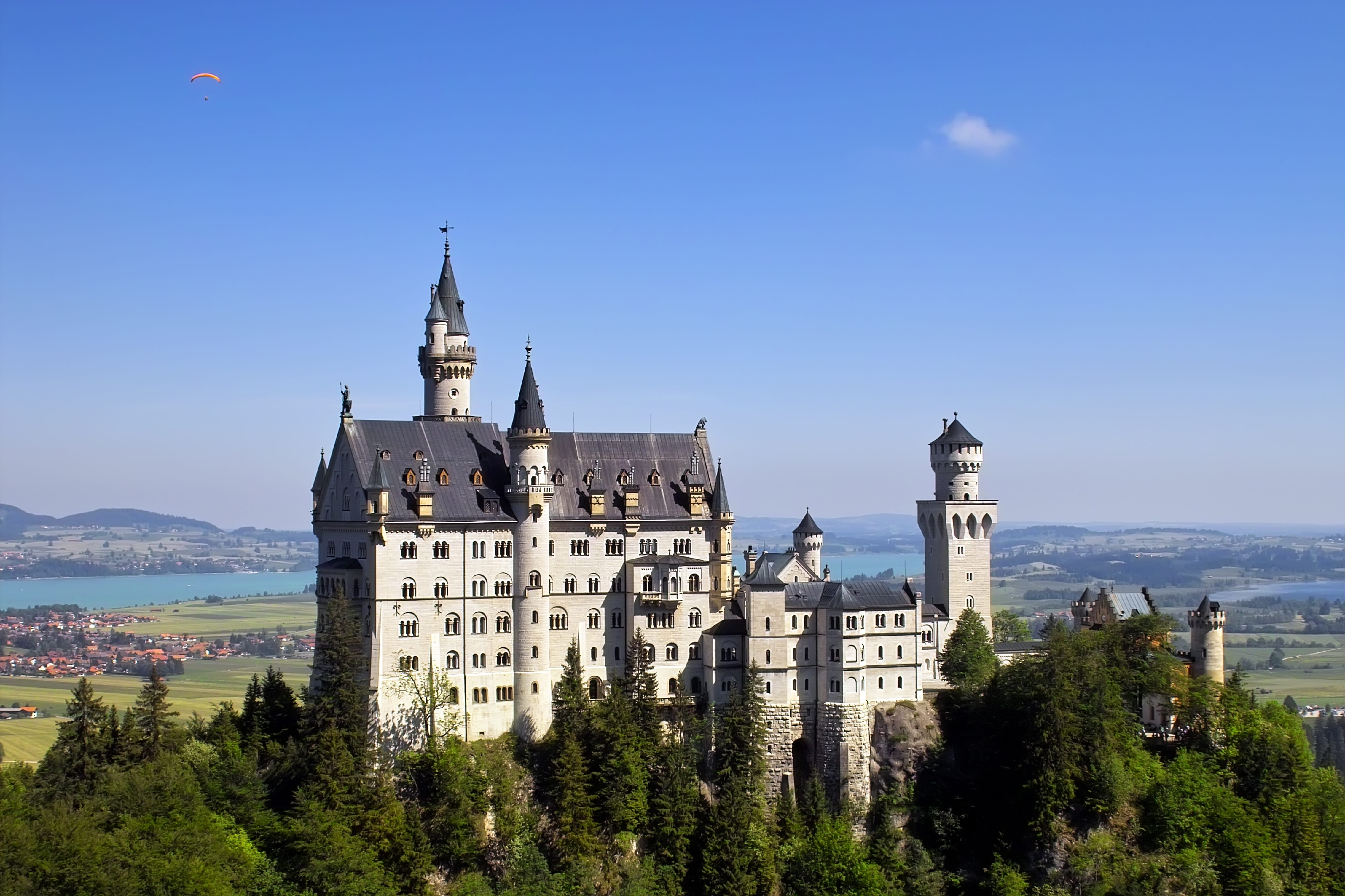 no people, tree, travel, blue, building, plant, neuschwanstein castle, architecture, travel destinations, sky, outdoors, religion, nature, clear sky, castle, HD Wallpaper