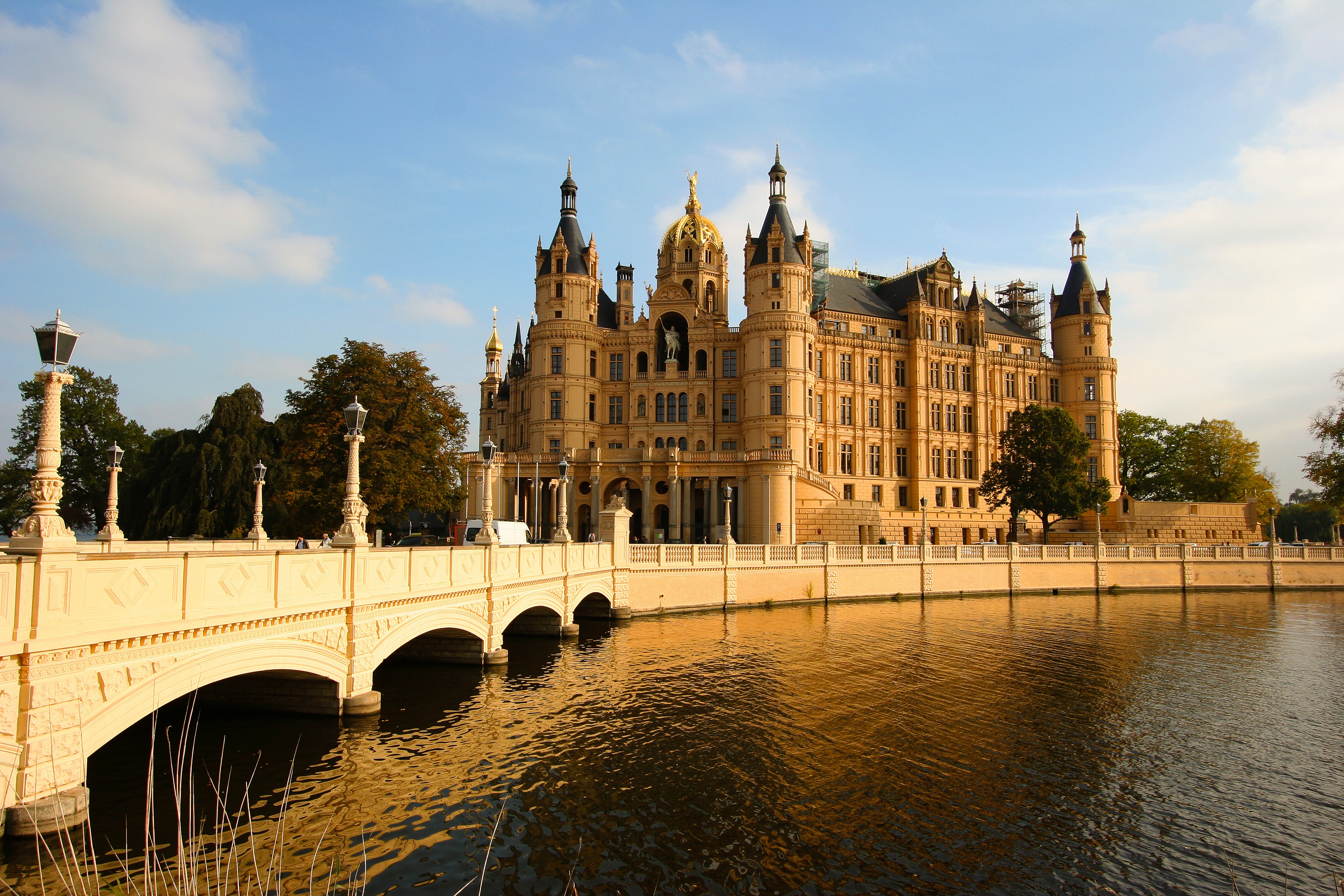 travel, brandenburg gold, no people, spire, built structure, river, building exterior, water, castle, history, bridge, building, bridge - man made structure, HD Wallpaper