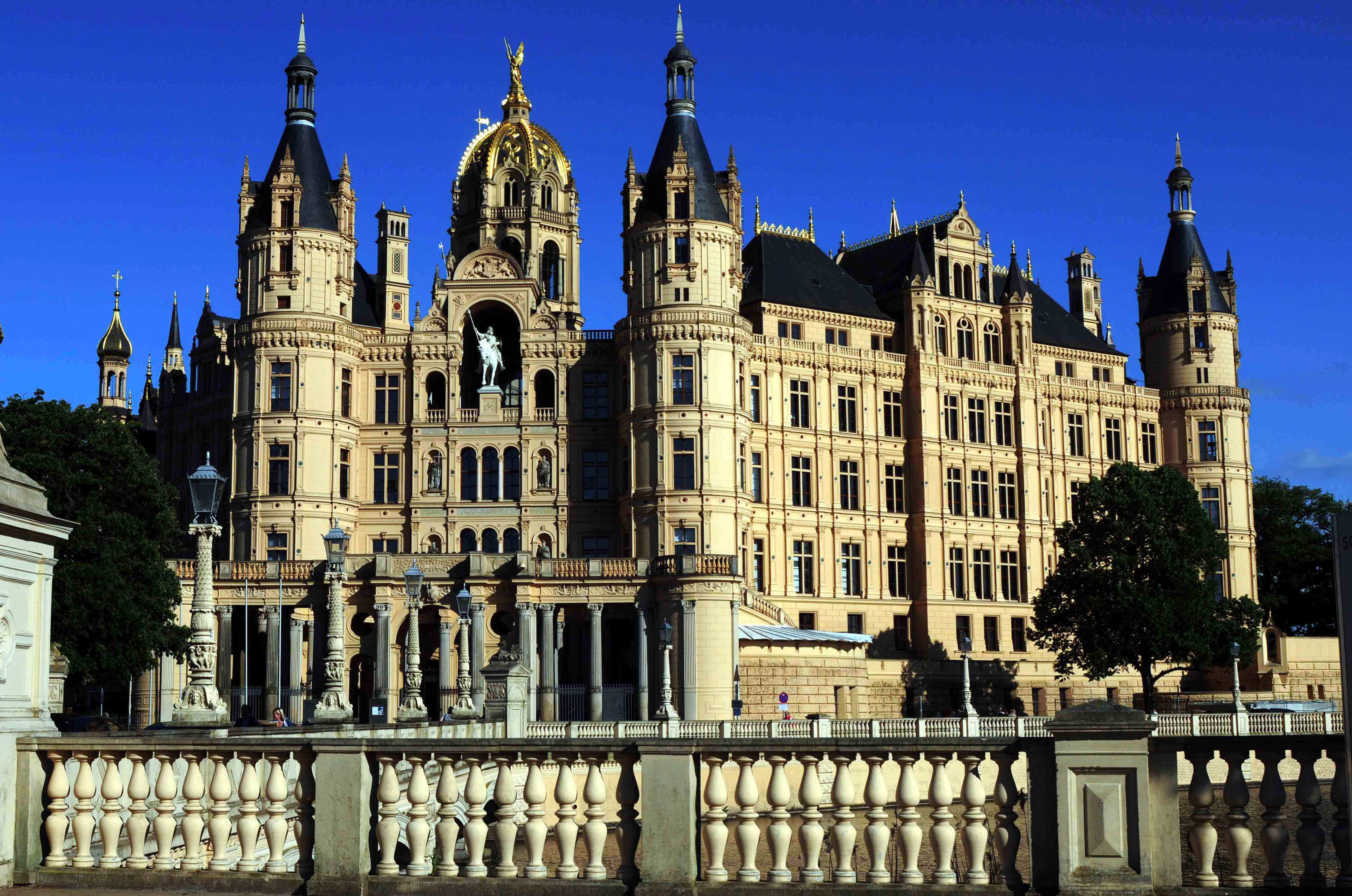 no people, spire, low angle view, city, nature, castle, outdoors, government, blue sky, architecture, travel, sky, facade, built structure, travel destinations, HD Wallpaper
