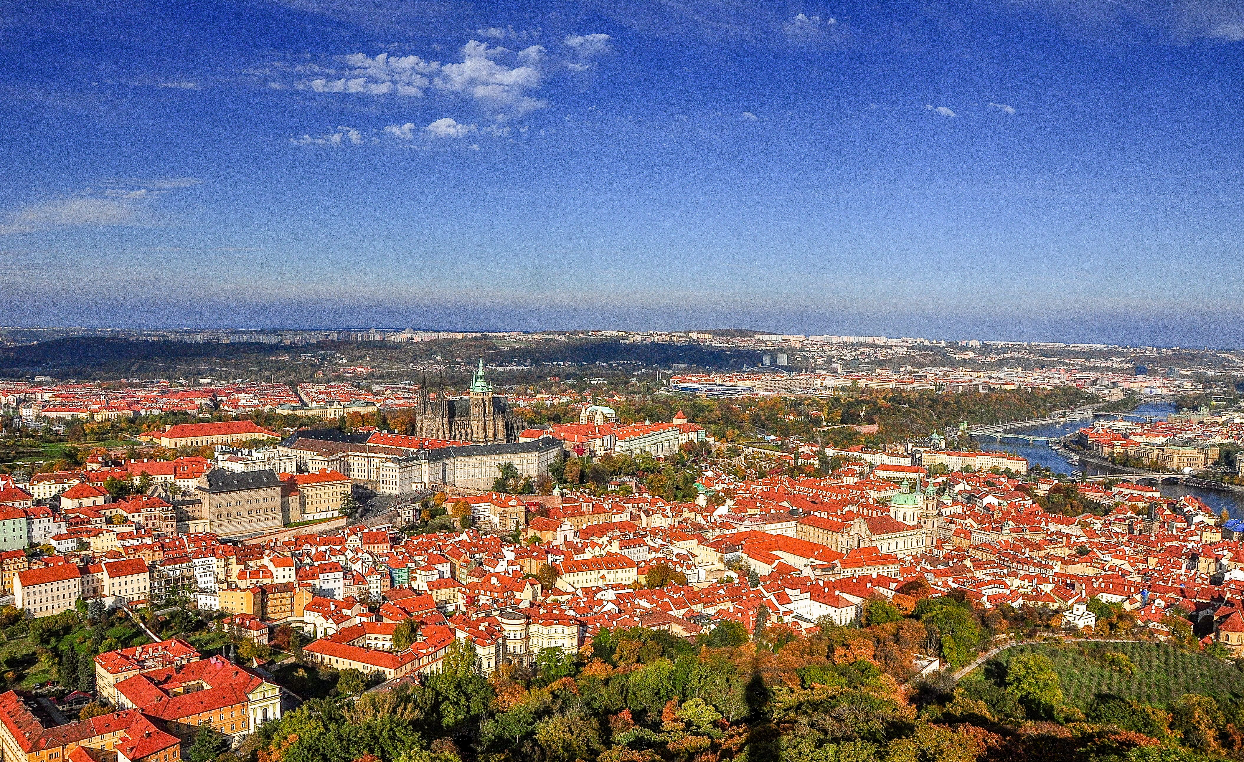 cities, city, residential district, built structure, crowd, 4K, building, building exterior, plant, europe, outdoors, cloud - sky, prague, czech republic, HD Wallpaper