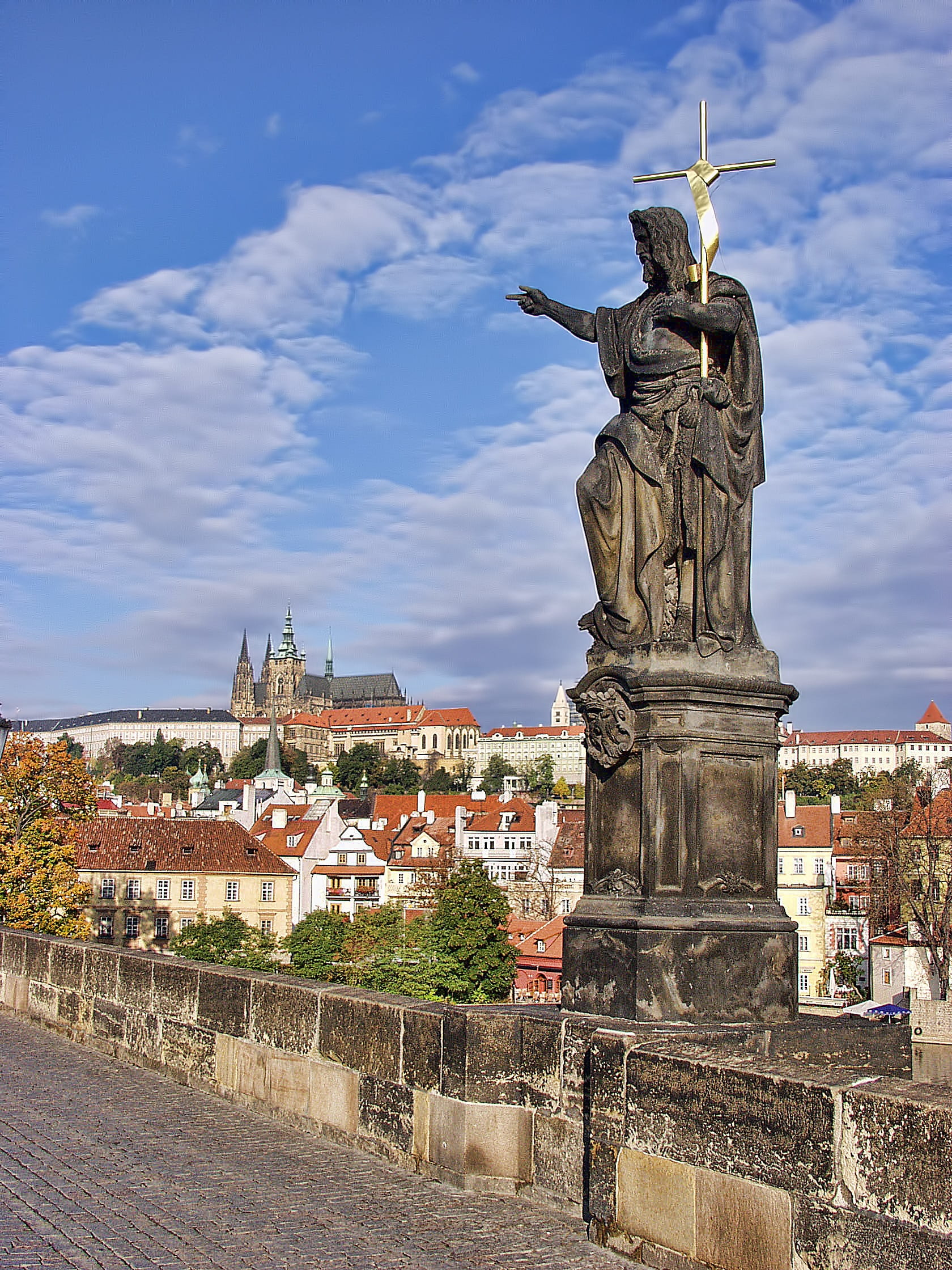 statue, outdoors, castle, famous, building exterior, art and craft, history, Czech, 1080P, Landmark, human representation, prague, the past, medieval, Phone HD Wallpaper