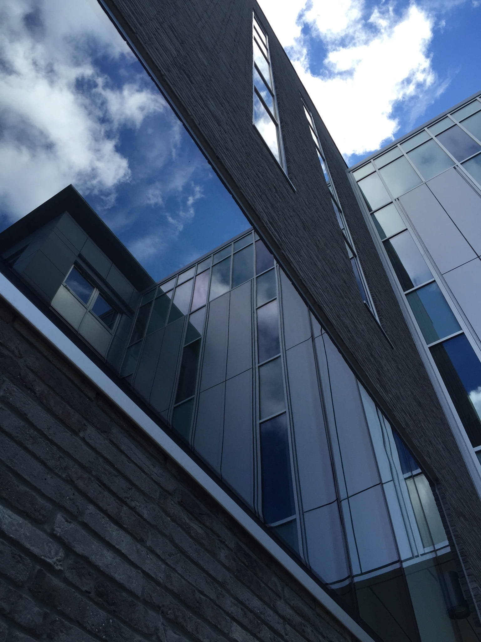 hospital, no people, glass - material, cladding, built structure, buildings, day, tall - high, 1080P, architecture, glass, cloud - sky, sky, low angle view, Phone HD Wallpaper