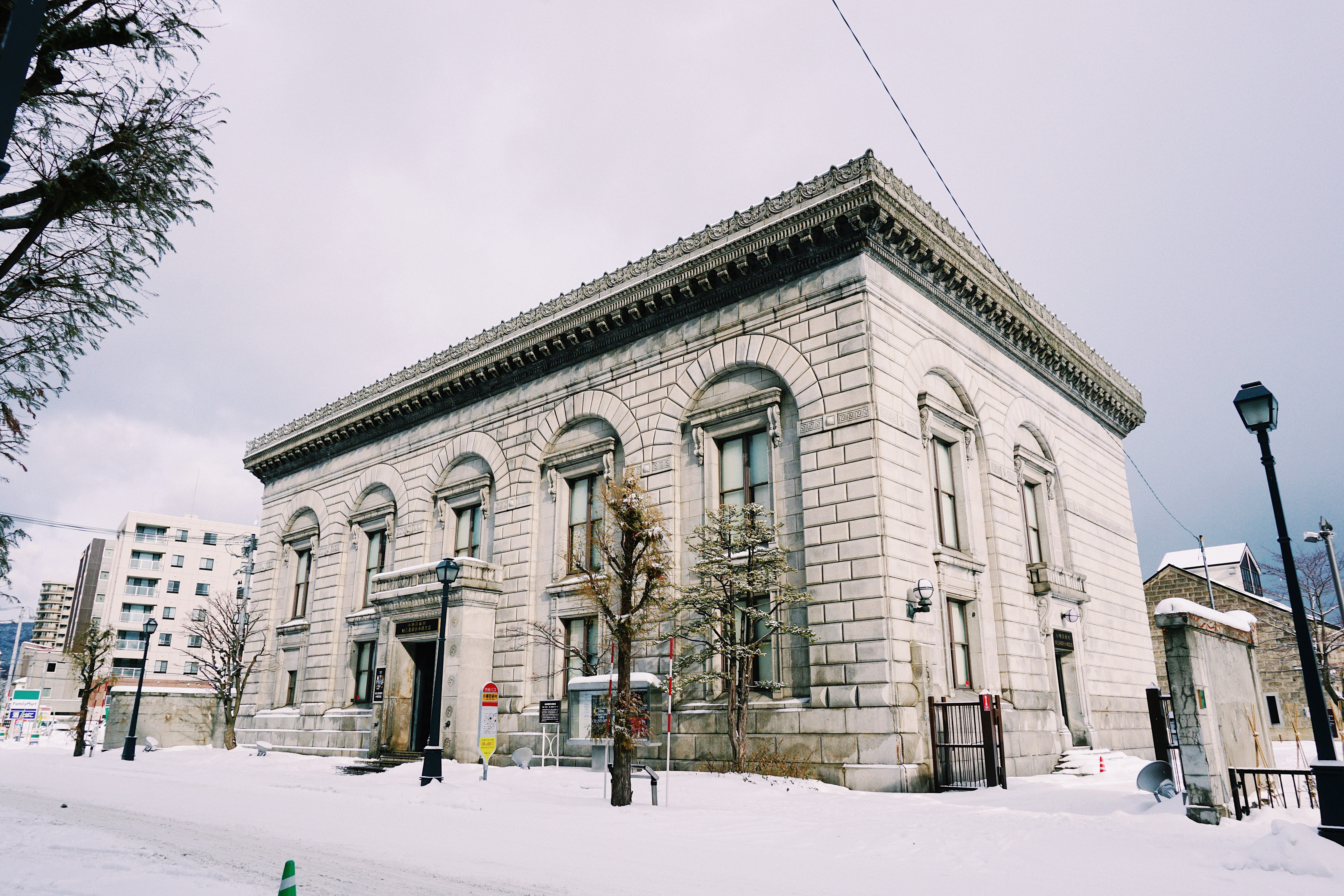 spirituality, cold temperature, building exterior, the past, covered, white, built structure, building, 5K, gray, ground, daytime, plant, low angle view, HD Wallpaper