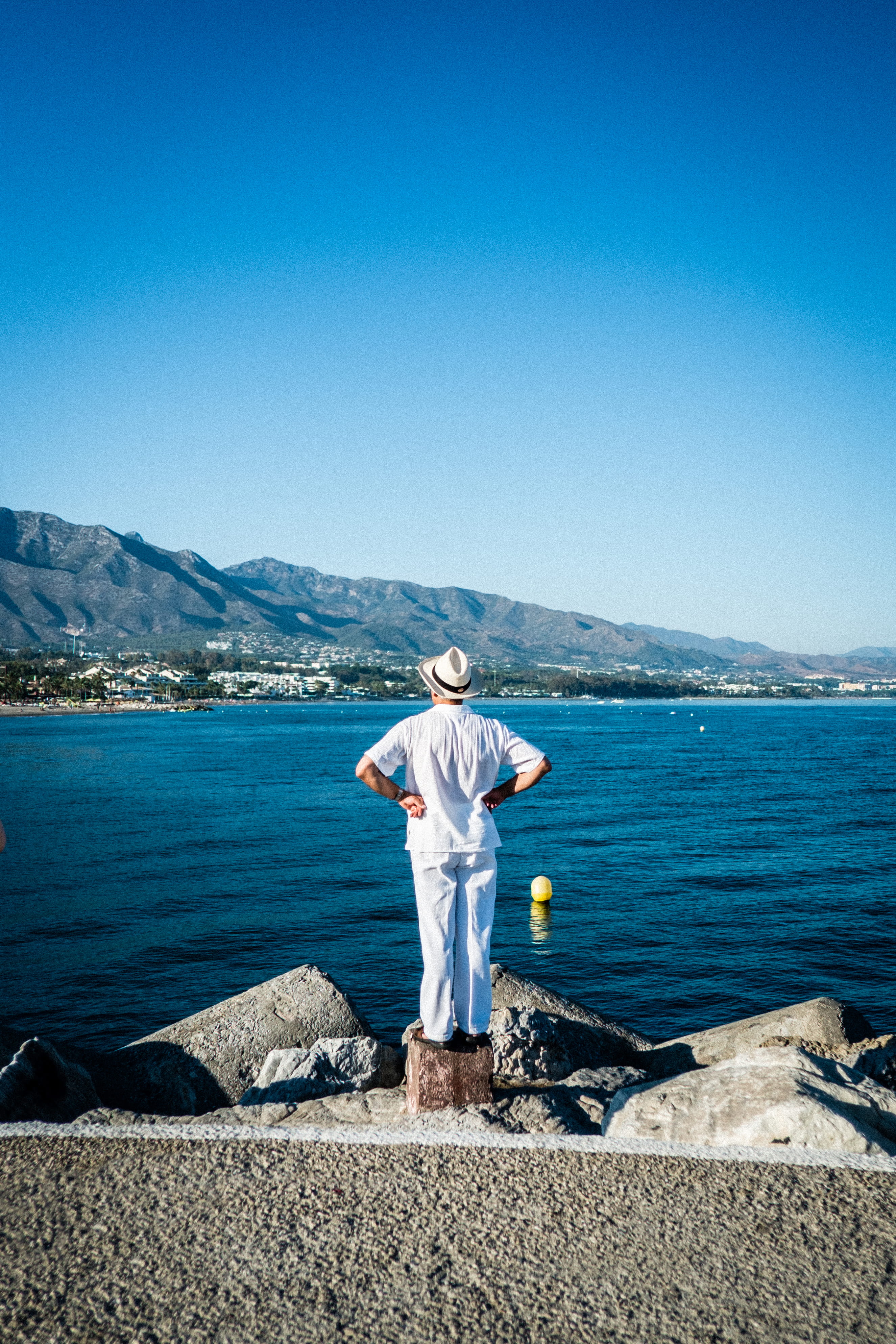 view, only Men, water, rock, stone, white, business, people, sport, outdoors, 4K, one Person, summer, copy Space, caucasian Ethnicity, adult, top, success, Phone HD Wallpaper
