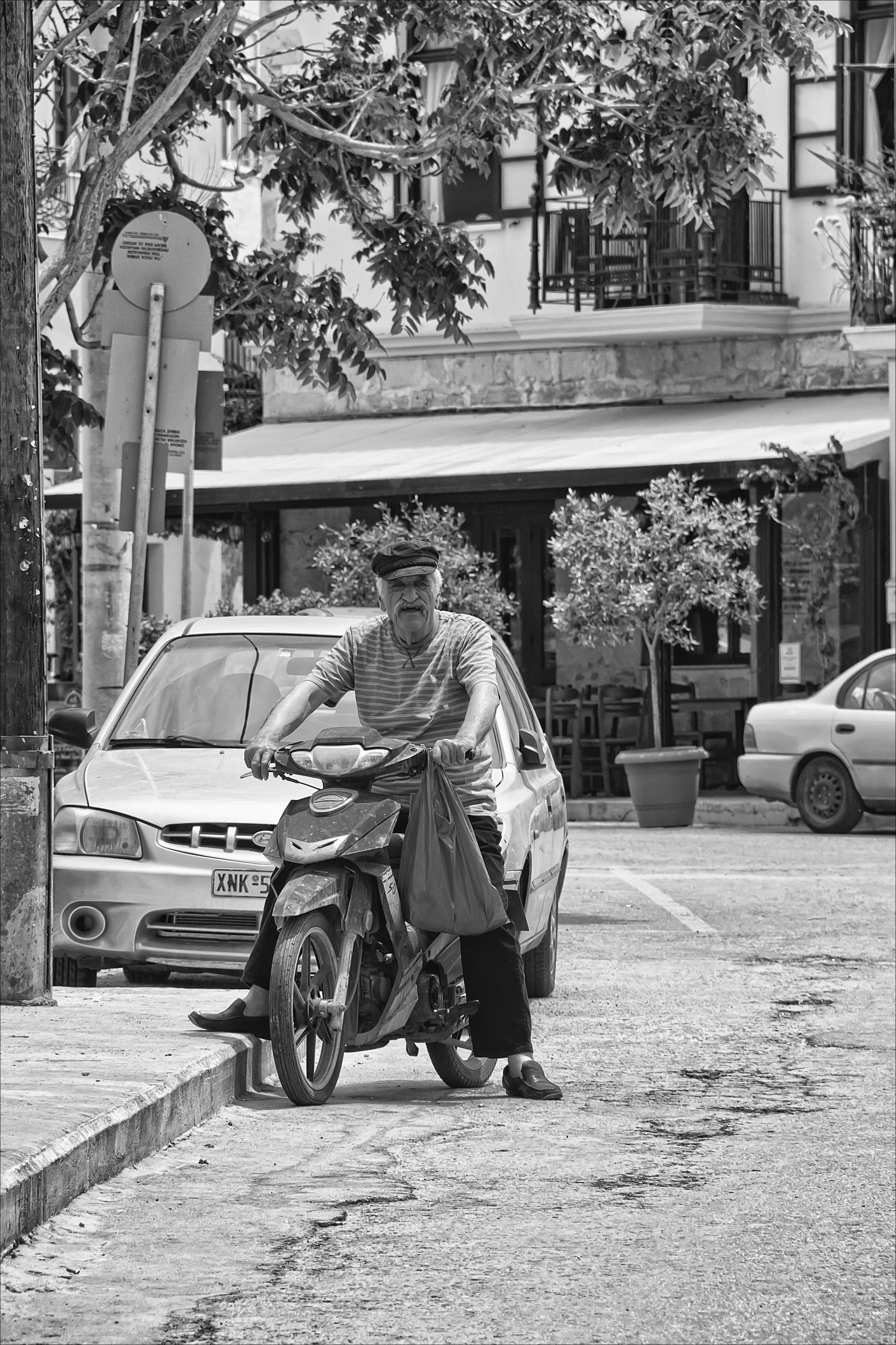 tree, real people, summer vacation, outdoors, car, motor vehicle, architecture, black and white, plant, city, land vehicle, chania, crete, street, senior adult, Phone HD Wallpaper