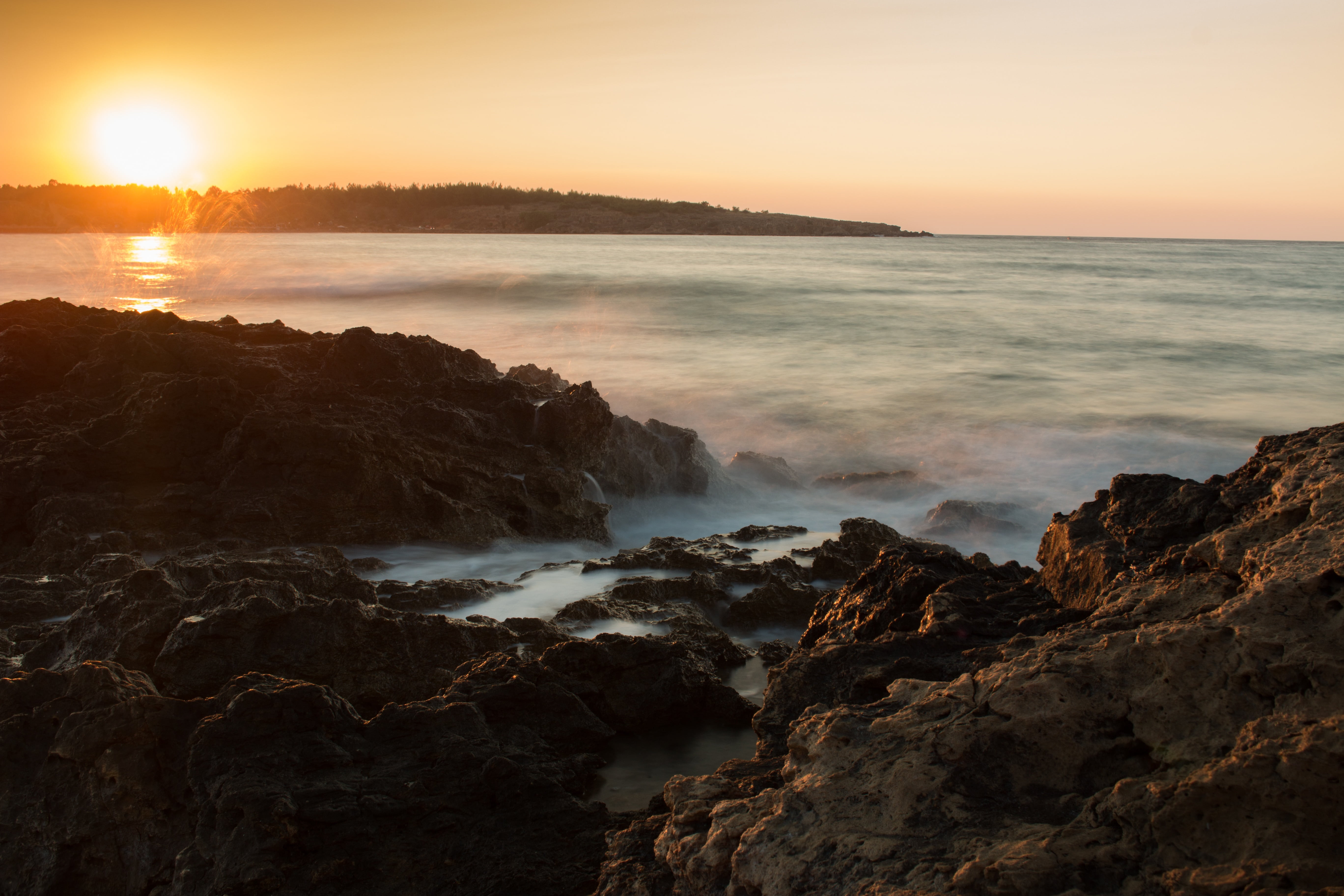 evening sky, sunset, greece, no people, water, sea, 5K, scenics - nature, land, outdoors, golden, wave, crete, scenics, sky, horizon over water, groynes, HD Wallpaper