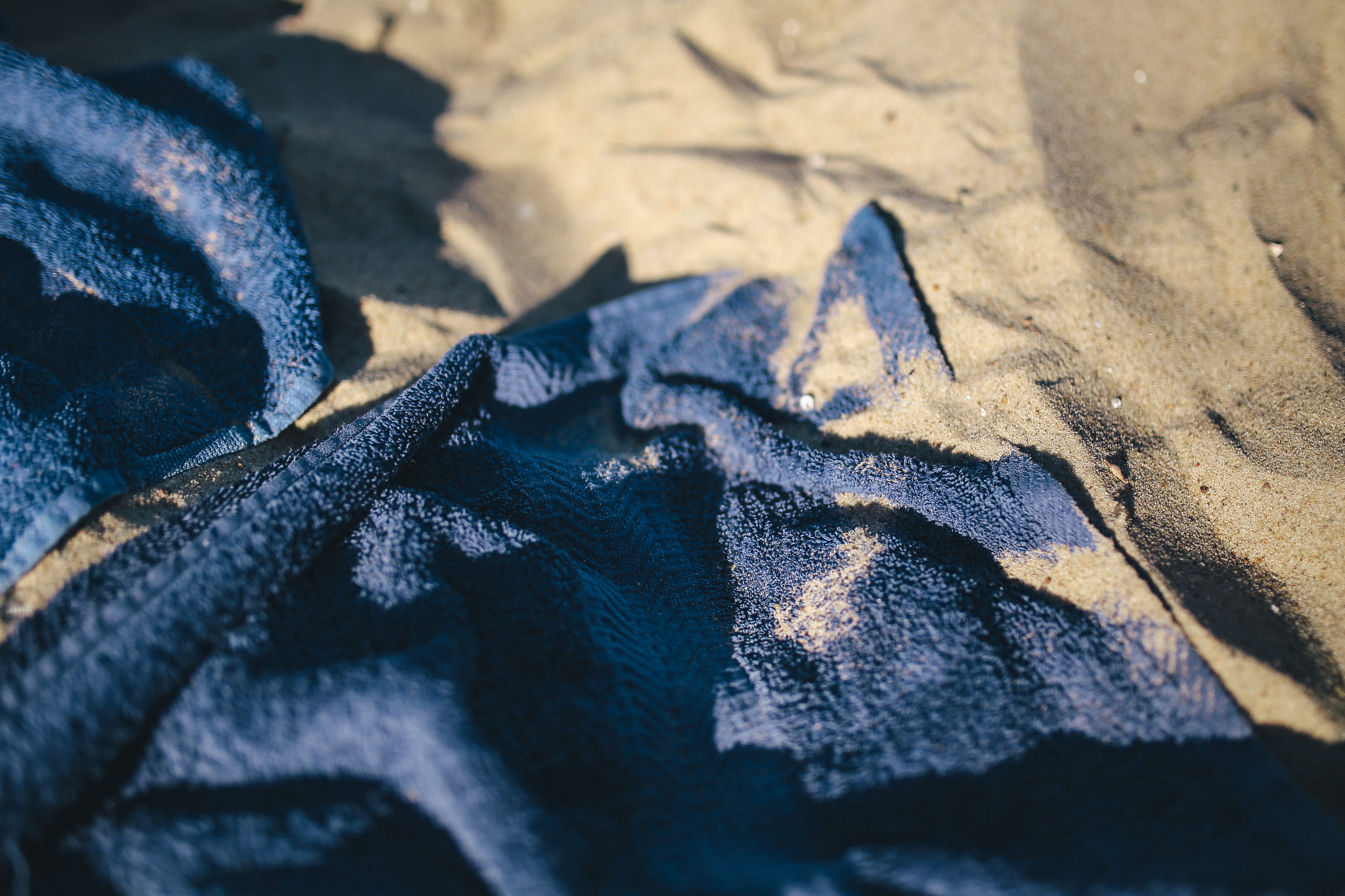 still life, selective focus, day, high angle view, nature, solid, shadow, sea, vacation, relaxing, sand, warm, time, vacations, travel, textured, wooden pier, HD Wallpaper