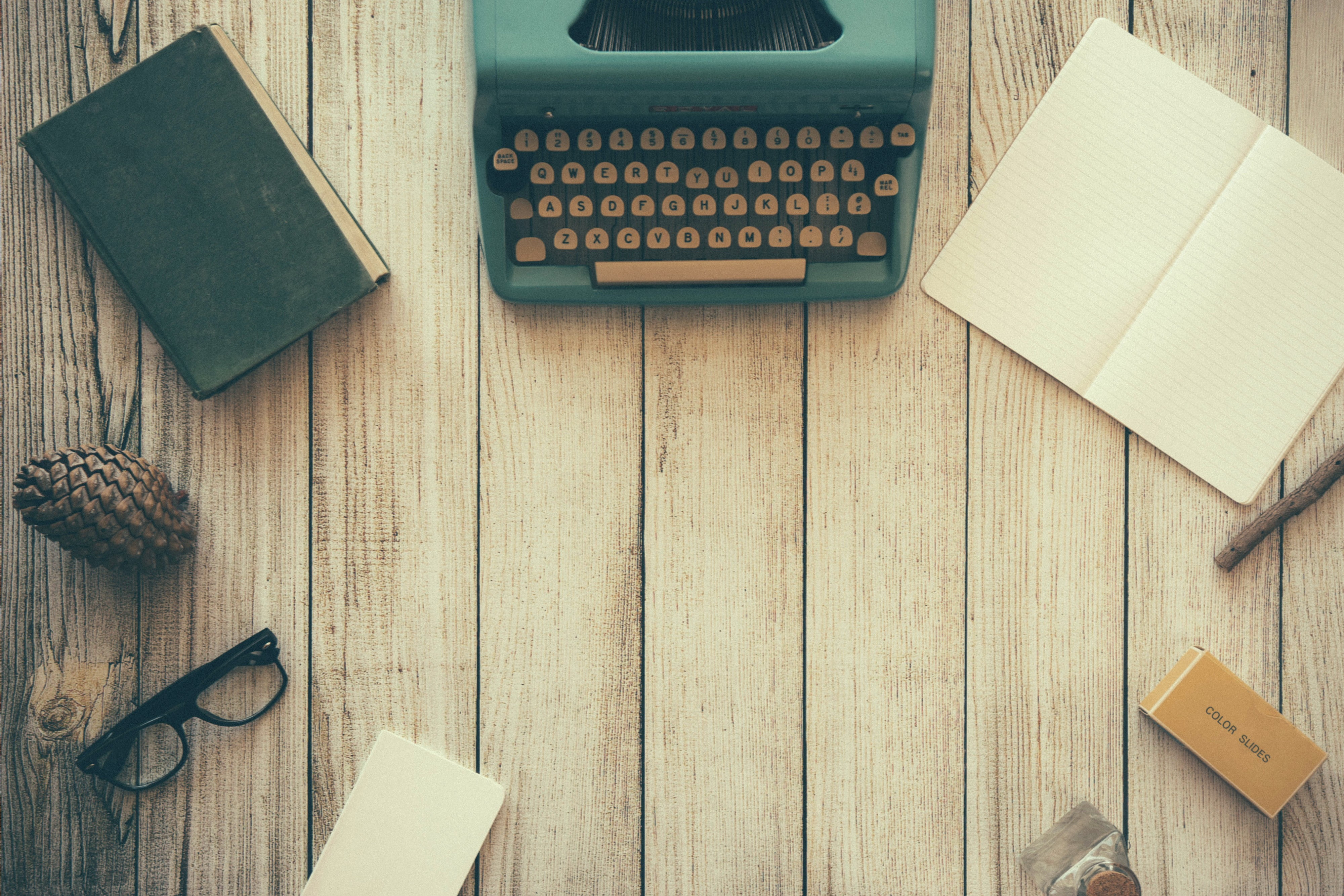 wood, typewriters, vintage, books, glasses, pine cones, 4K, paper, HD Wallpaper