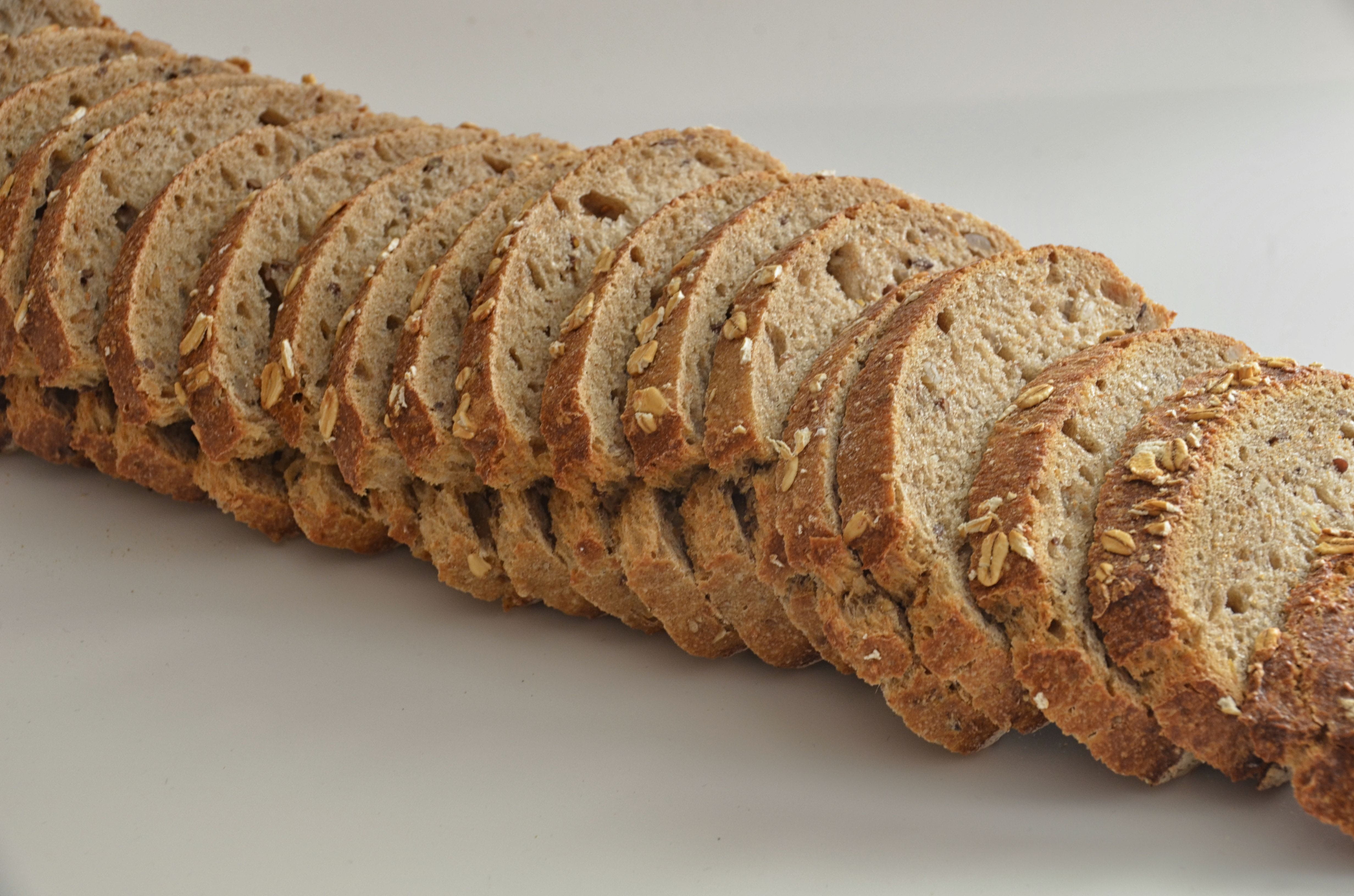 freshness, slice, close-up, wellbeing, baking, dieting, no people, surfcae, brown, studio shot, rye, food and drink, homemade, bread, serving size, cereal, HD Wallpaper
