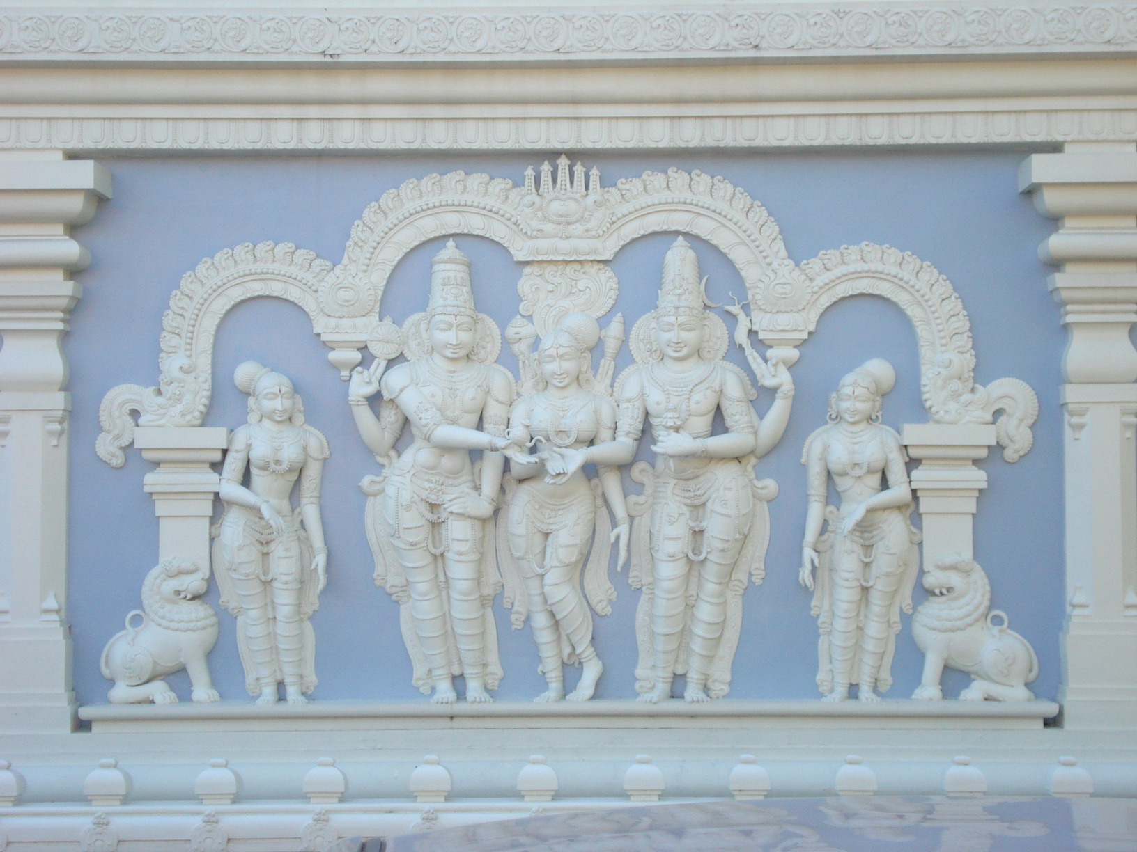 facade, spiritual, representation, creativity, built structure, no people, male likeness, belief, sculptures, place of worship, building, 720P, carving - craft product, HD Wallpaper