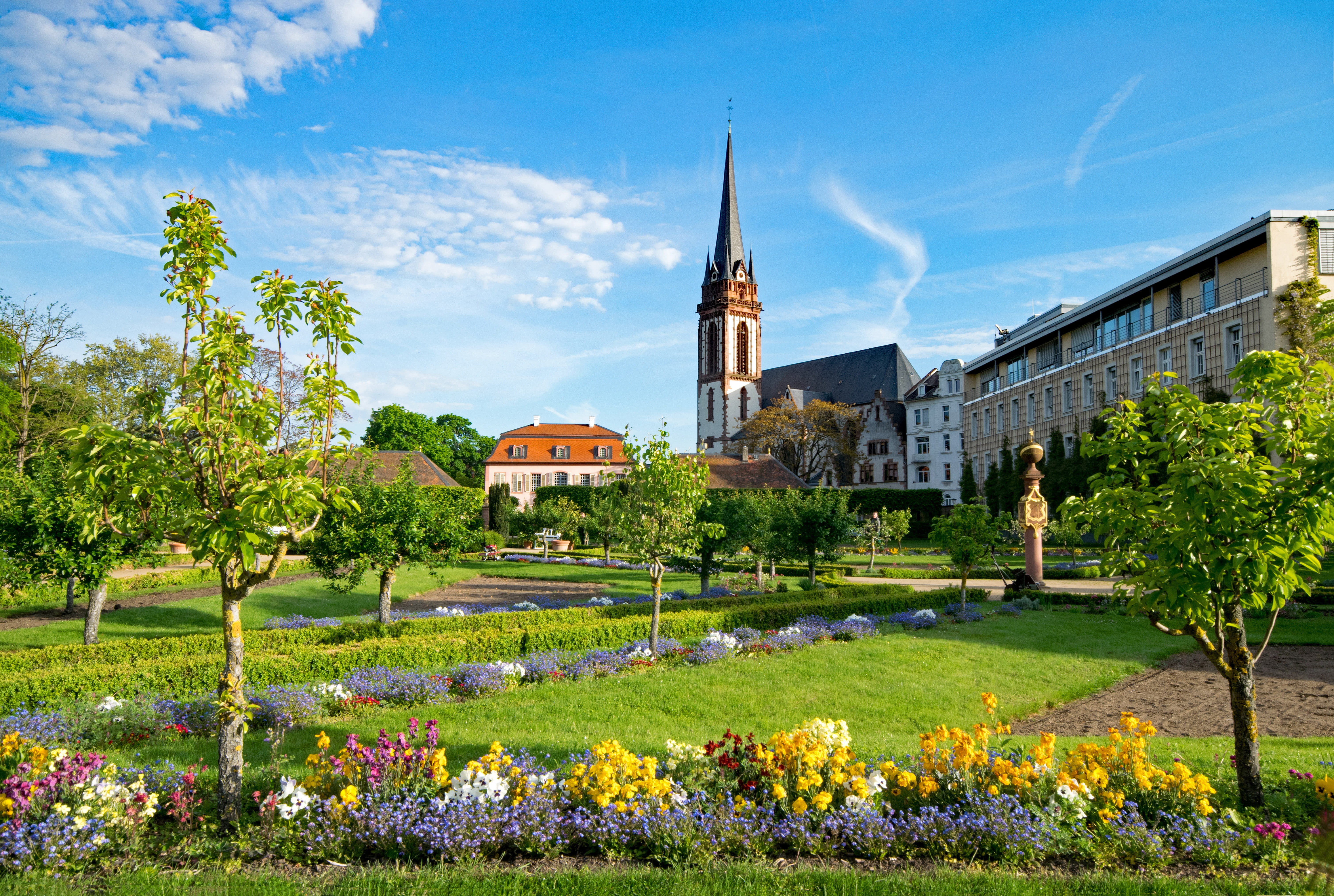 blue, cloud - sky, Garden, no people, ornamental garden, 5K, faith, outdoors, Prince, prince georgs-garden, travel destinations, tourism, flowers, springtime, HD Wallpaper
