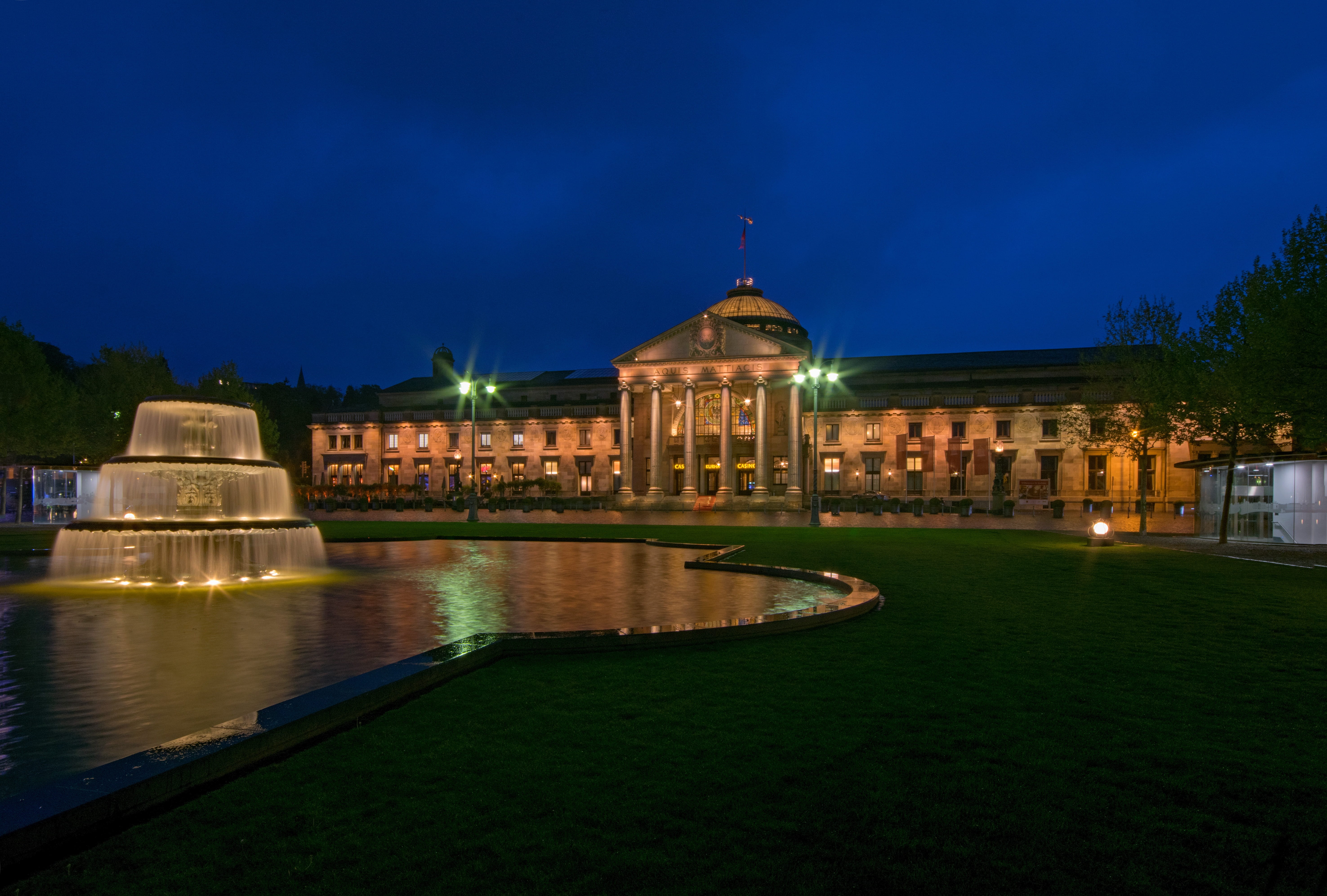 kurhaus, night, building, mirroring, building exterior, 5K, dusk, Kurhaus, water, places of interest, government, europe, Wiesbaden, culture, travel, history, HD Wallpaper