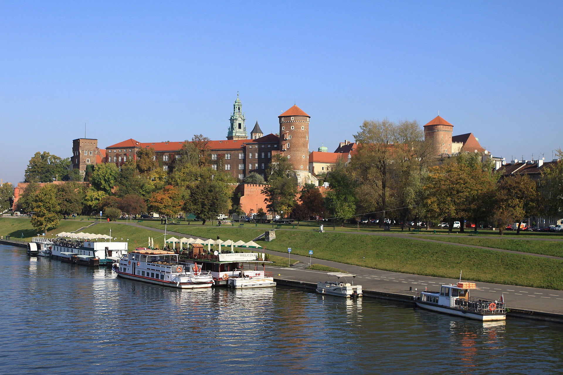 water, town, docked, plant, transportation, king, europe, waterfront, nautical vessel, building exterior, travel, architecture, cityscape, vistula, passenger craft, HD Wallpaper