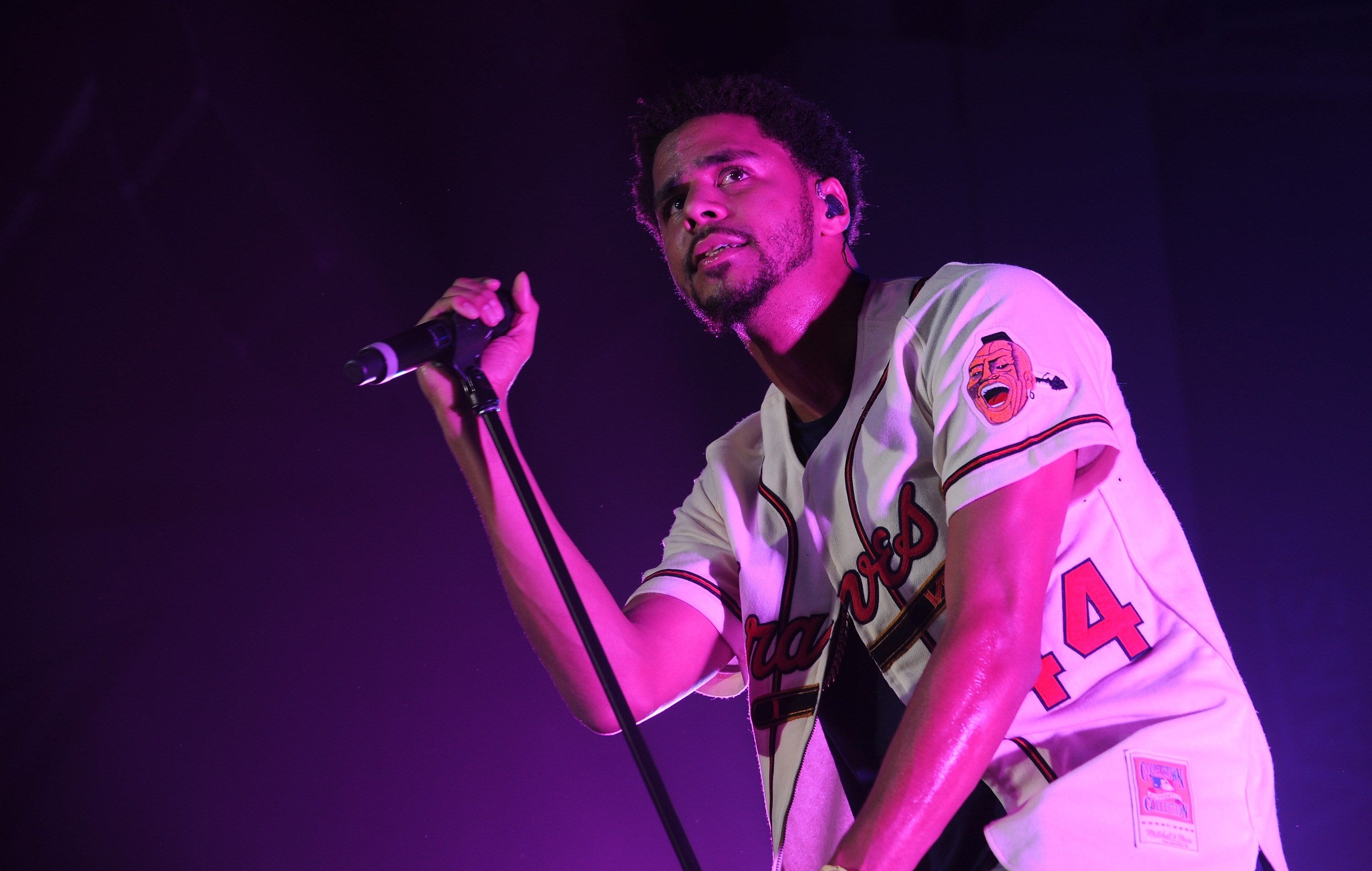 one person, mouth open, black background, purple, singer, arts culture and entertainment, holding, music, young men, stage, young adult, pink color, input device, HD Wallpaper