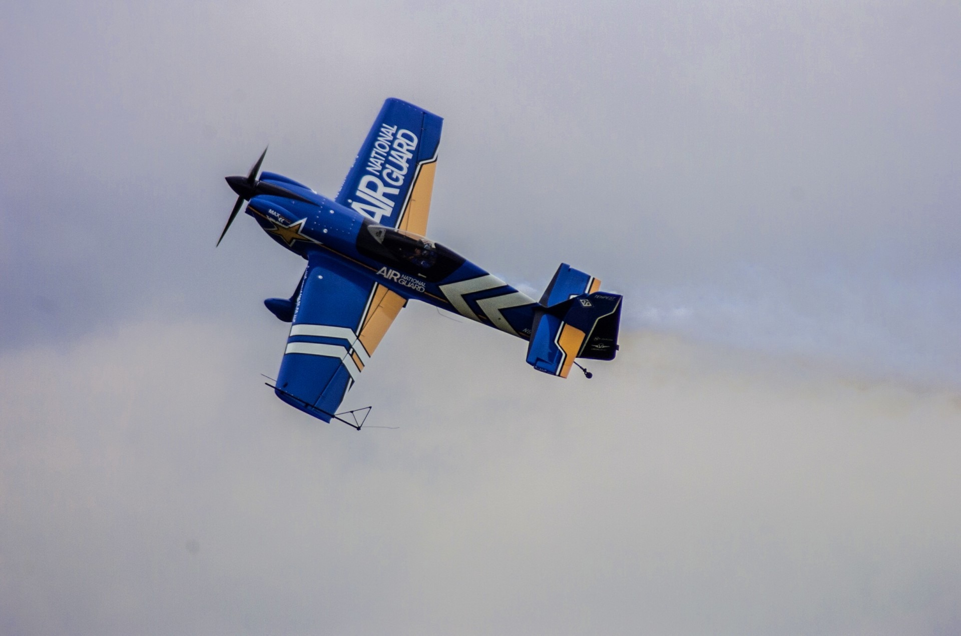 low angle view, no people, day, transportation, cloud - sky, guidance, plane, sign, outdoors, loud, symbol, big, airshow, fast, motion, kid, nature, air vehicle, HD Wallpaper
