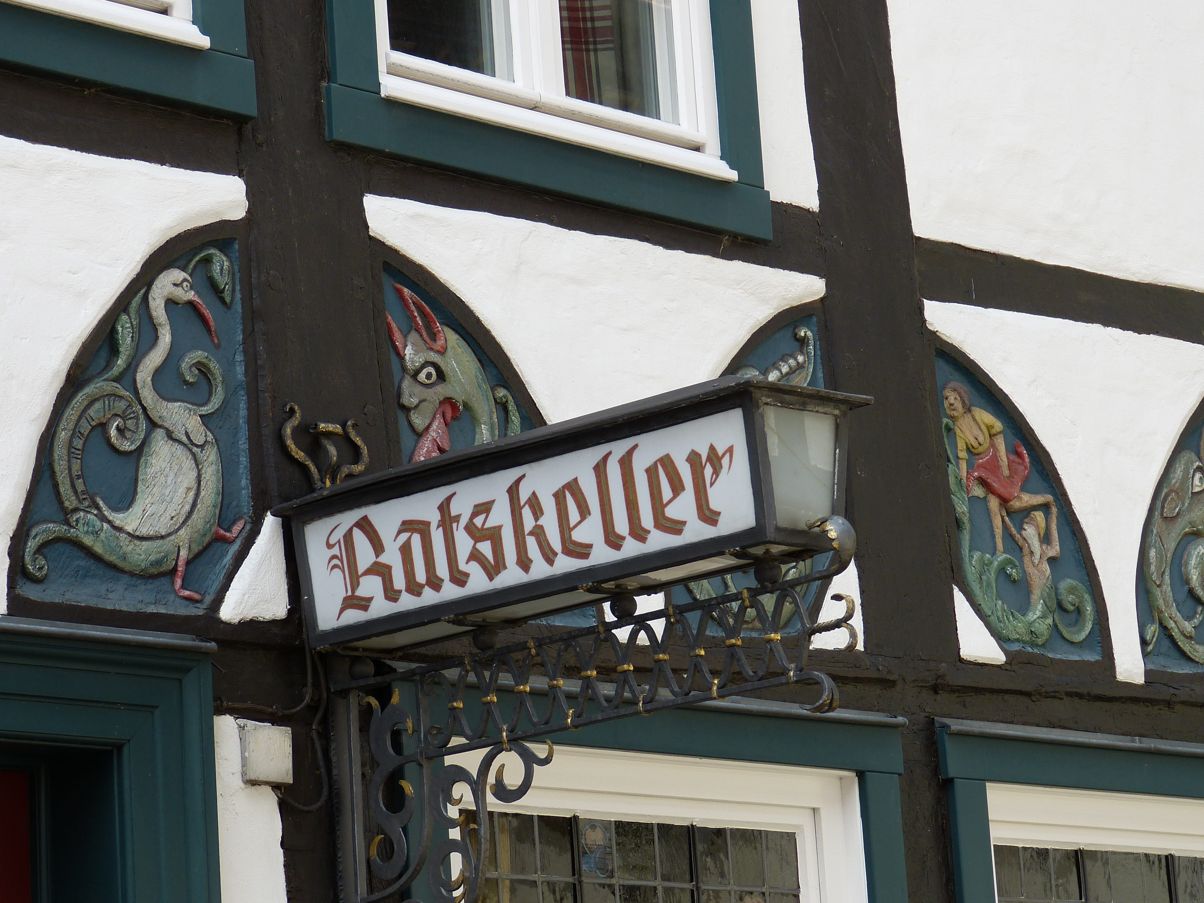 city, shield, built structure, ratskeller, building exterior, ornate, western script, outdoors, arts culture and entertainment, old, architecture, rheda-wiedenbrück, HD Wallpaper