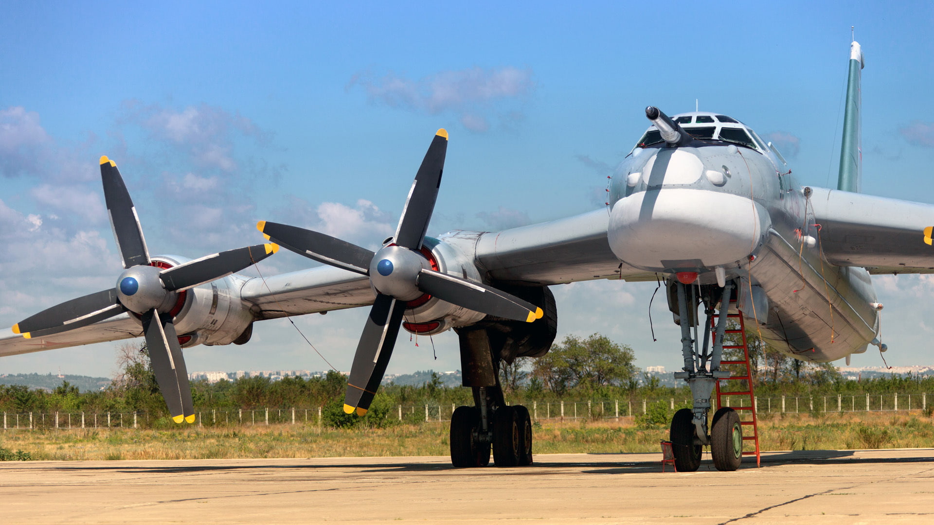 Bear, The Russian air force, Tu-95, 1080P, OKB A. N. Tupolev, Parking, HD Wallpaper