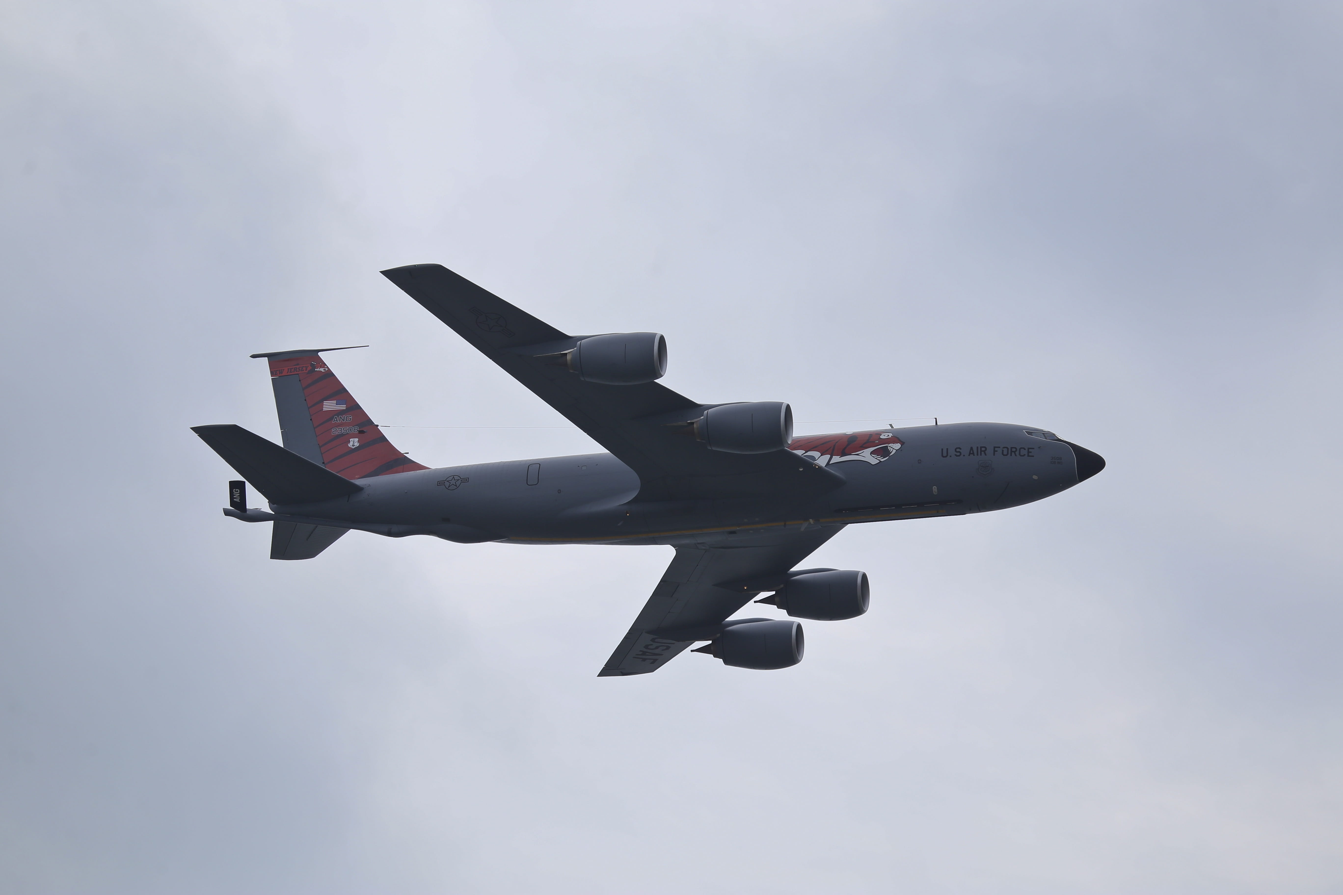 sky, no people, aerospace industry, flying, kc-135r, on the move, military airplane, military, stratotanker, nature, fly, low angle view, airshow, aerobatics, HD Wallpaper