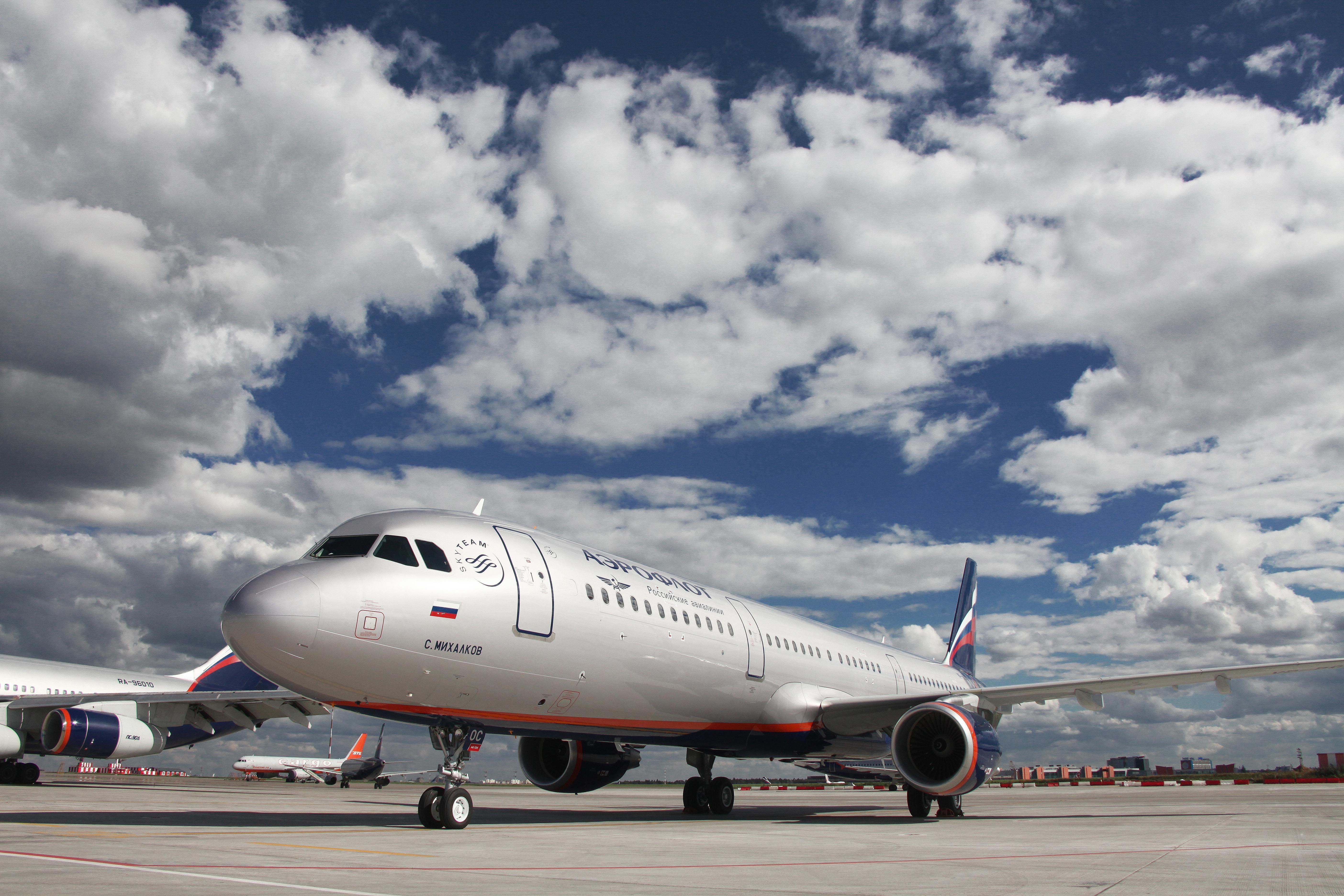 Tu-214, Aeroflot, Tupolev, passenger, gray, the plane, A-321, airplane, clouds, 5K, the sky, Ilyushin, Airbus, The Il-96, HD Wallpaper