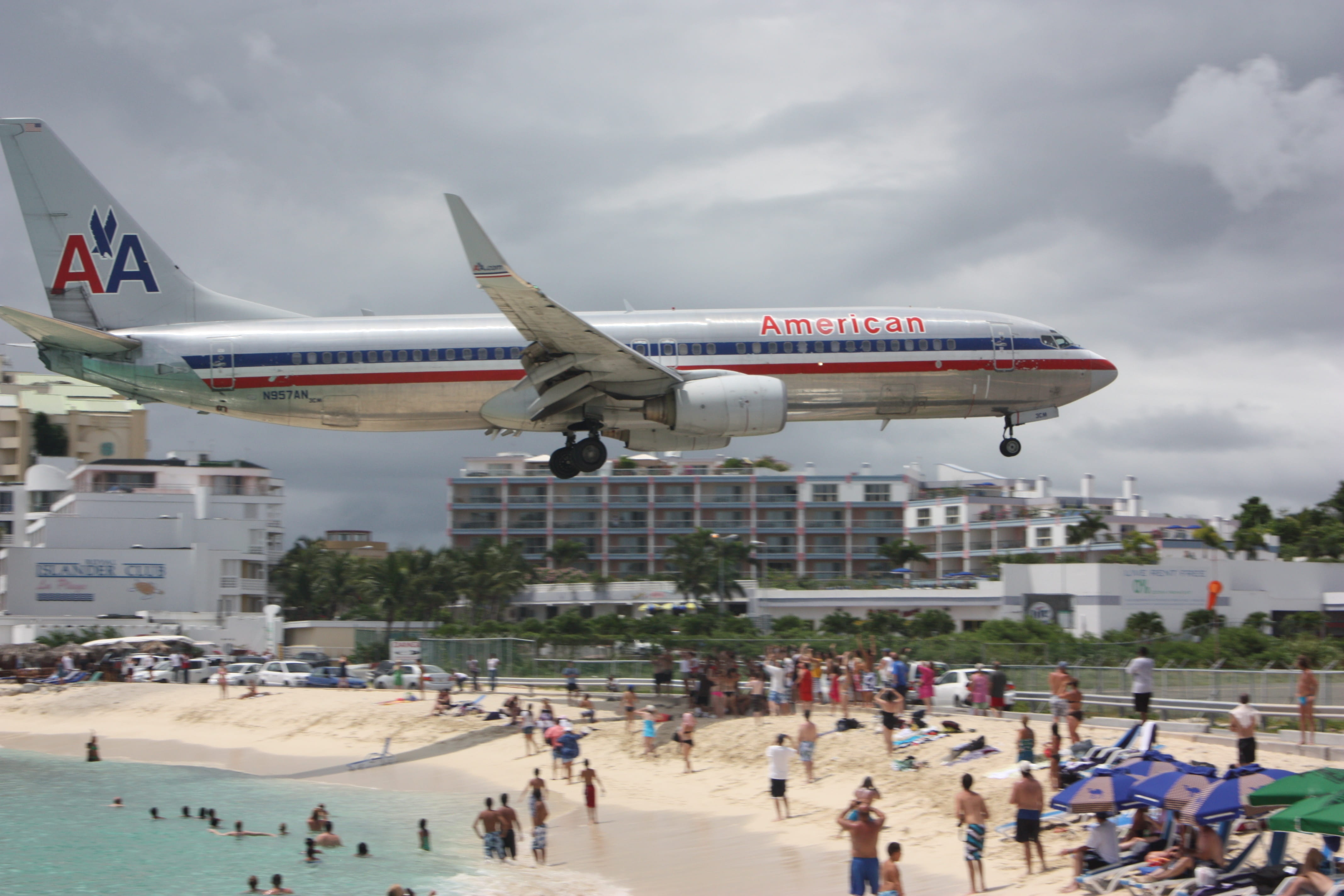 princess juliana international airport, air vehicle, airplane, large group of people, plane, travel, transportation, simpson bay, outdoors, crowd, sky, HD Wallpaper