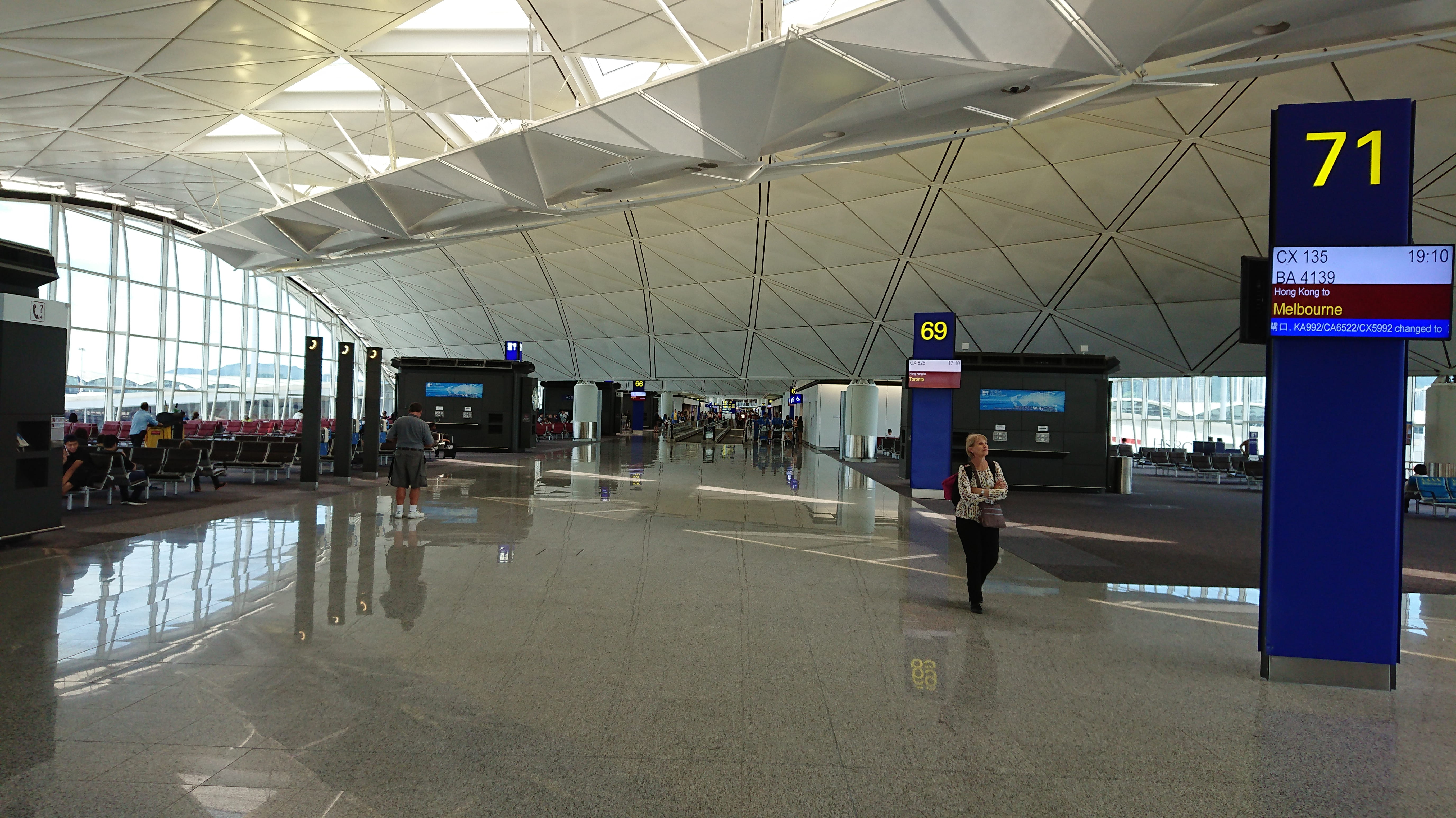 airport departure area, group of people, ceiling, public transportation, railroad station, gates, mode of transportation, flooring, 5K, large group of people, HD Wallpaper