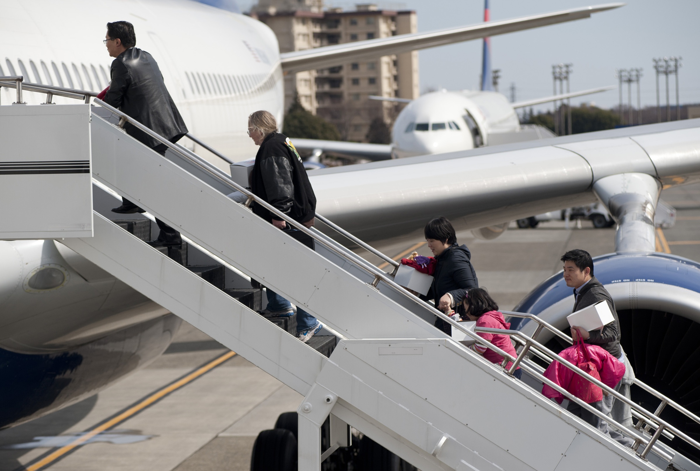 boarding, transportation, jet, men, group of people, women, plane, railing, females, staircase, airplane, 1080P, real people, travel, group, mode of transportation, HD Wallpaper