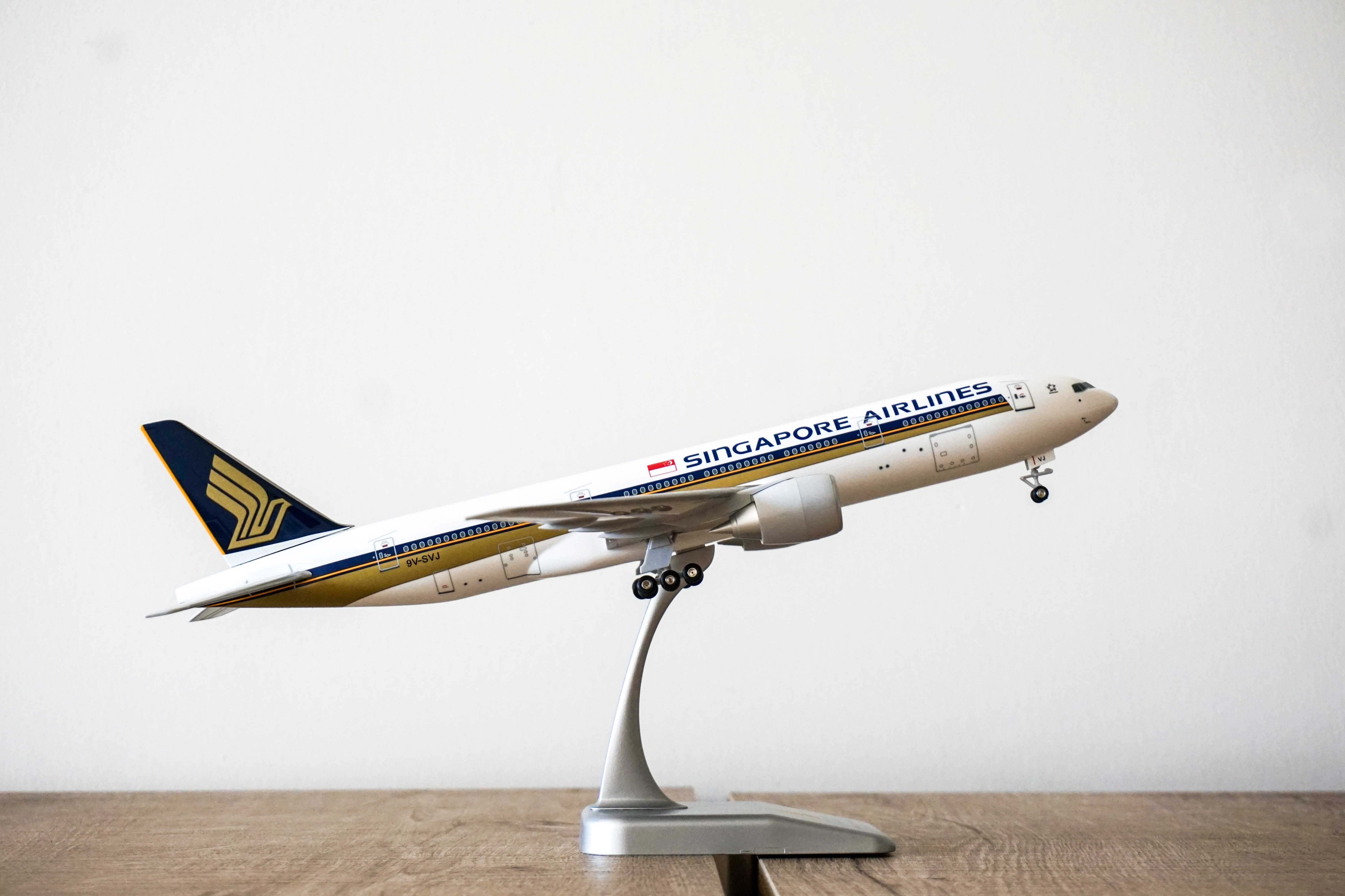 old-fashioned, single object, miniature, Airplane, global communications, side view, mode of transportation, 5K, white, table, no people, flooring, collection, HD Wallpaper