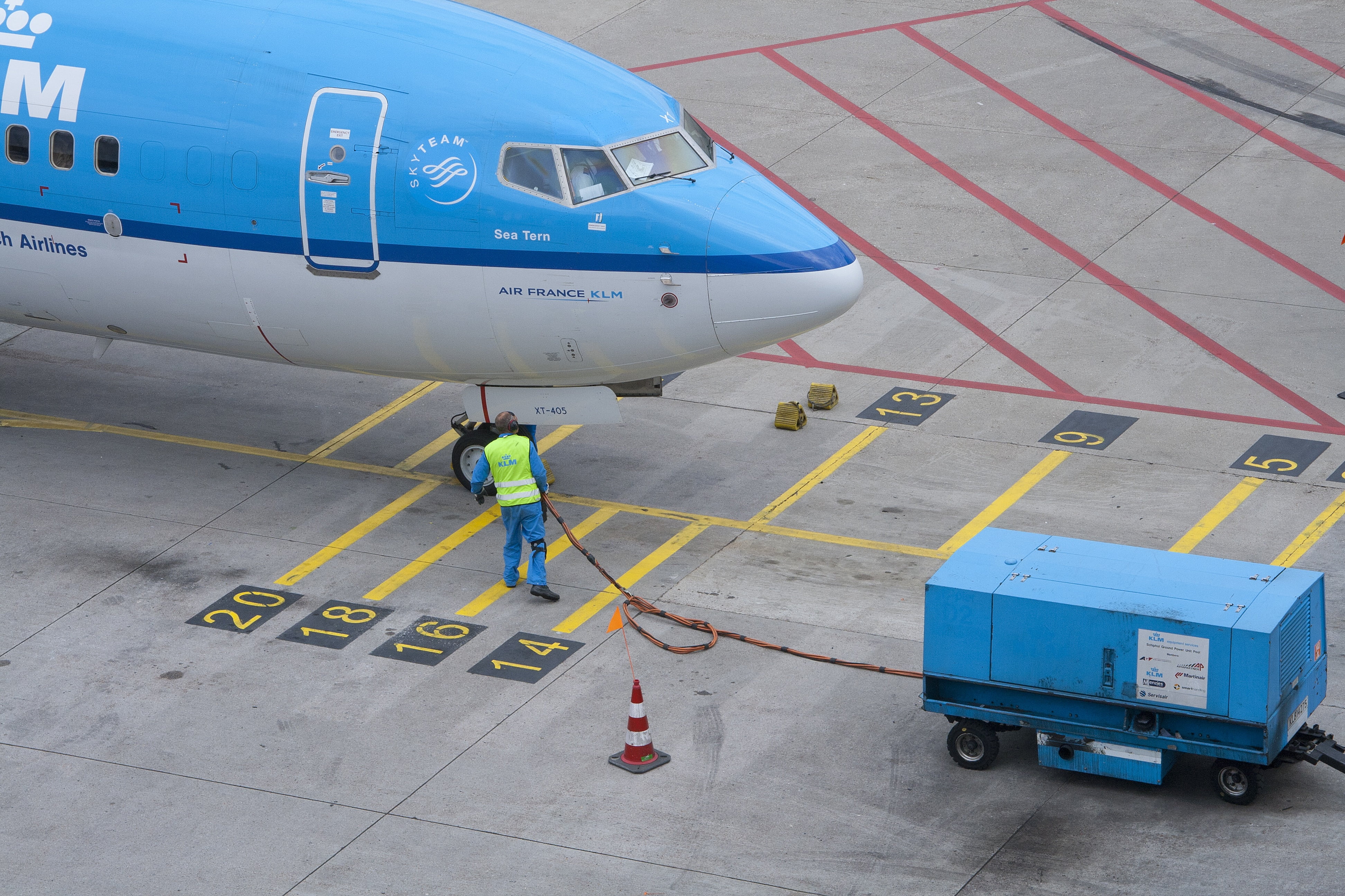 airport runway, pilot, 4K, safety, standing, plane, aerospace industry, transportation, working, full length, travel, mode of Transport, one person, blue, HD Wallpaper