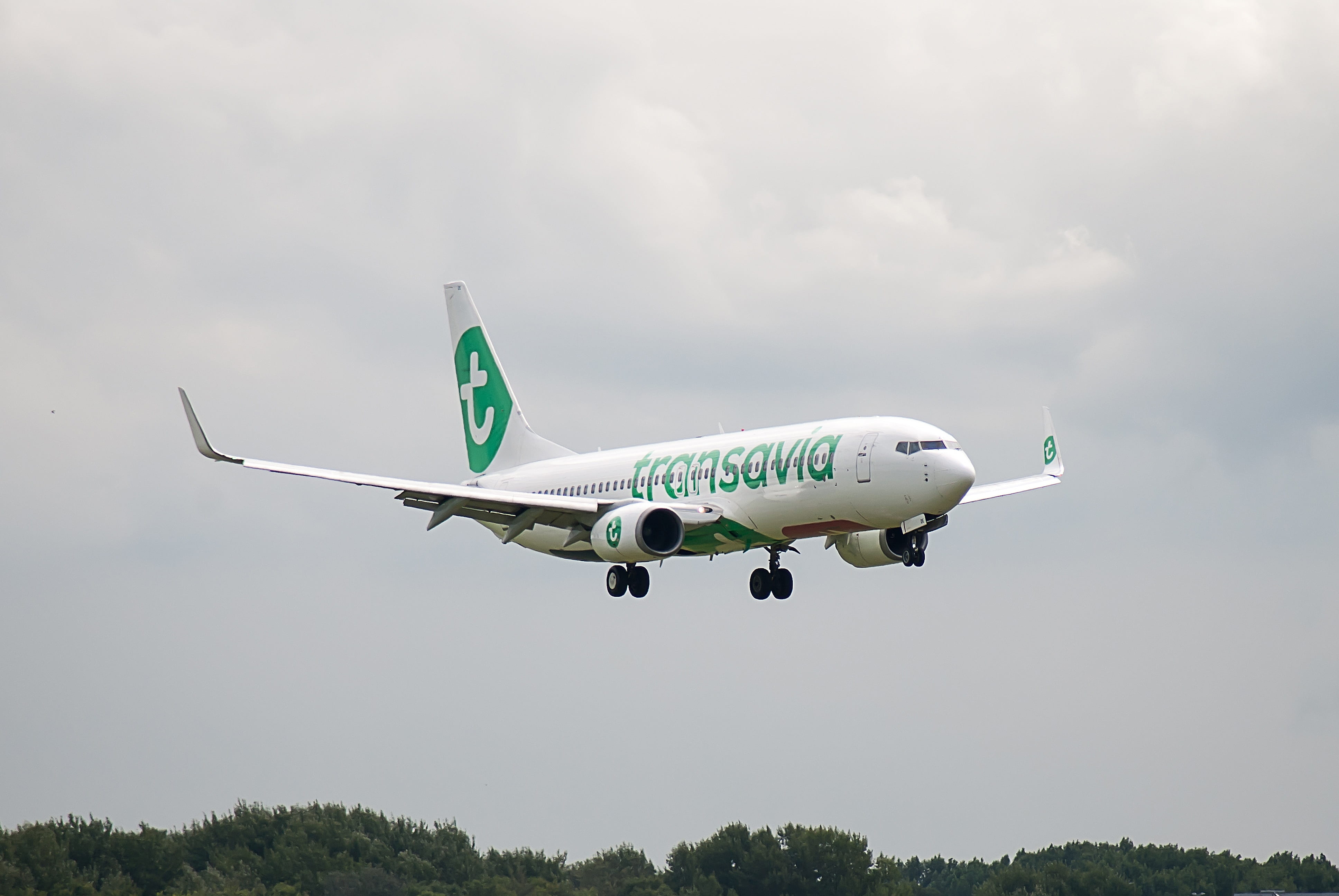 side view, landing - touching down, mode of transportation, transportation, luxury, schiphol, taking off, 4K, single object, runway, nature, motion, journey, HD Wallpaper