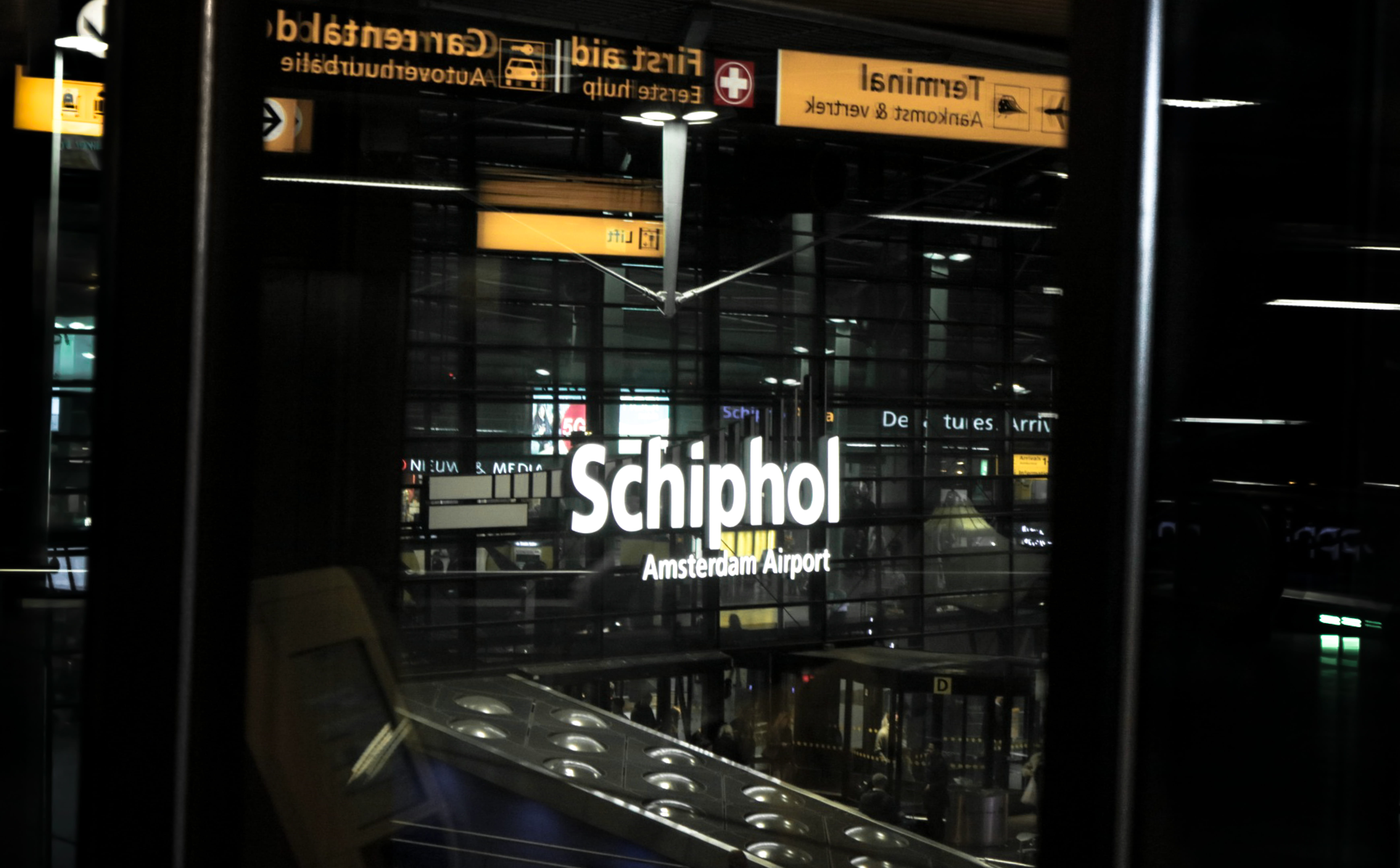 western script, netherlands, transparent, information, mode of transportation, rail transportation, architecture, window, sign, message, public transportation, HD Wallpaper