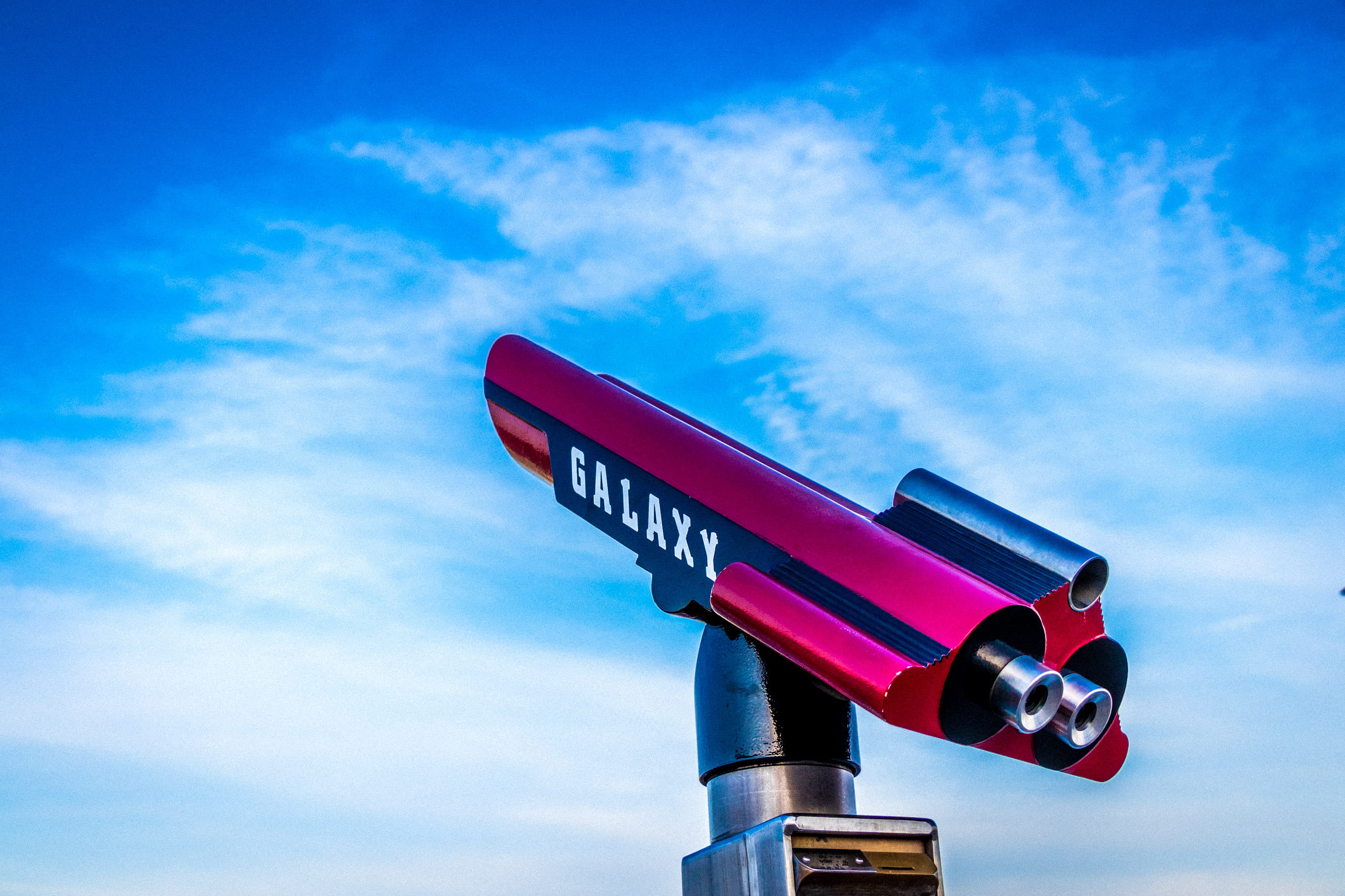communication, nature, red, outdoors, no people, 2K, netherlands, lighting equipment, schiphol, cloud - sky, sign, city, architecture, binoculars, copy space, HD Wallpaper
