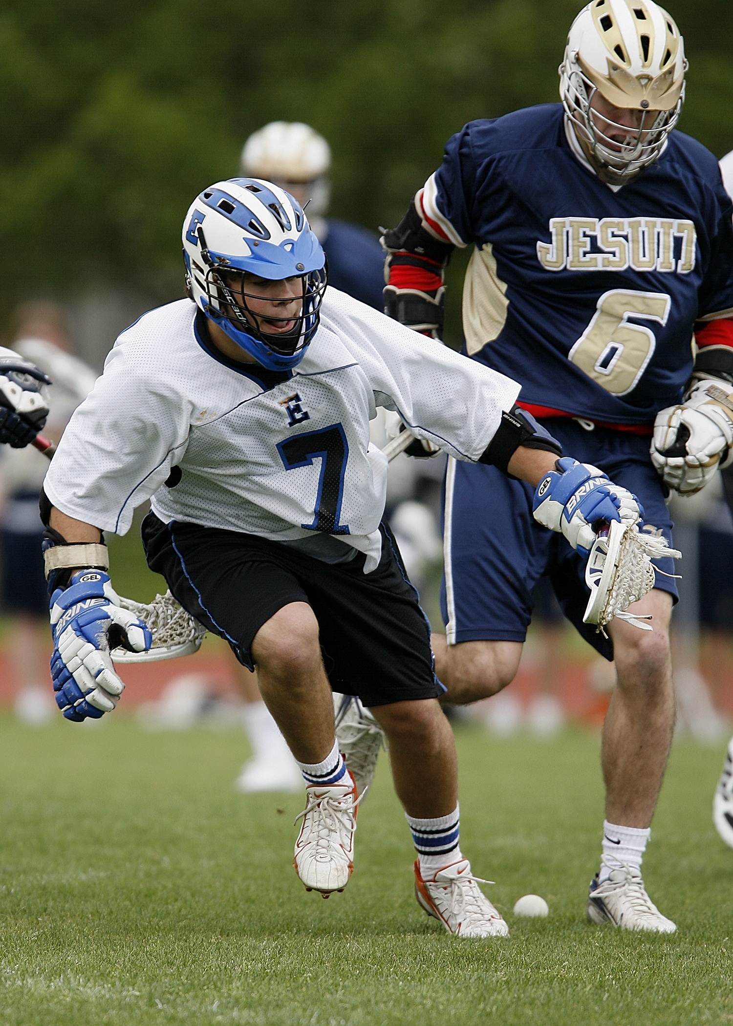 athlete, sport, full length, people, teen, helmet, american, uniform, lacrosse, two people, activity, player, males, run, game, adolescence, teenager, stick, Phone HD Wallpaper