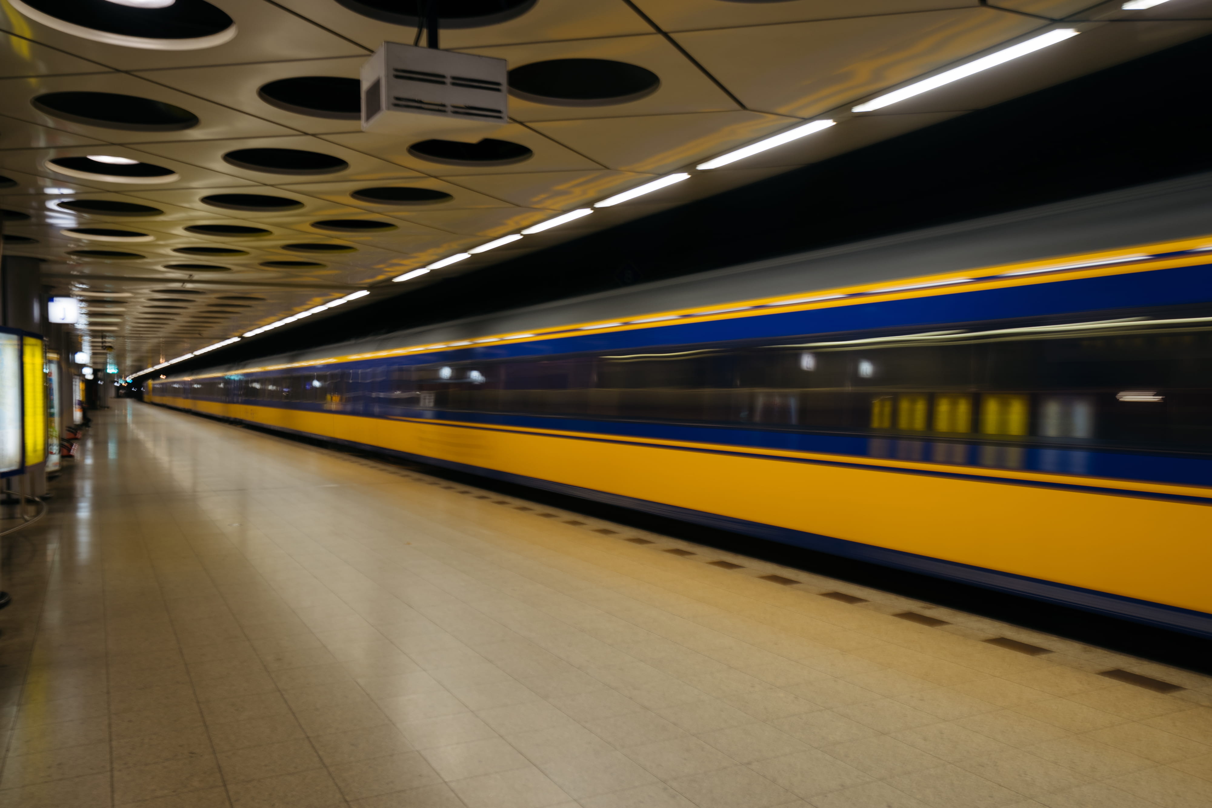 blurred motion, schiphol airport, transportation, long exposure, yellow, architectural column, subway station, station, architecture, public transportation, HD Wallpaper