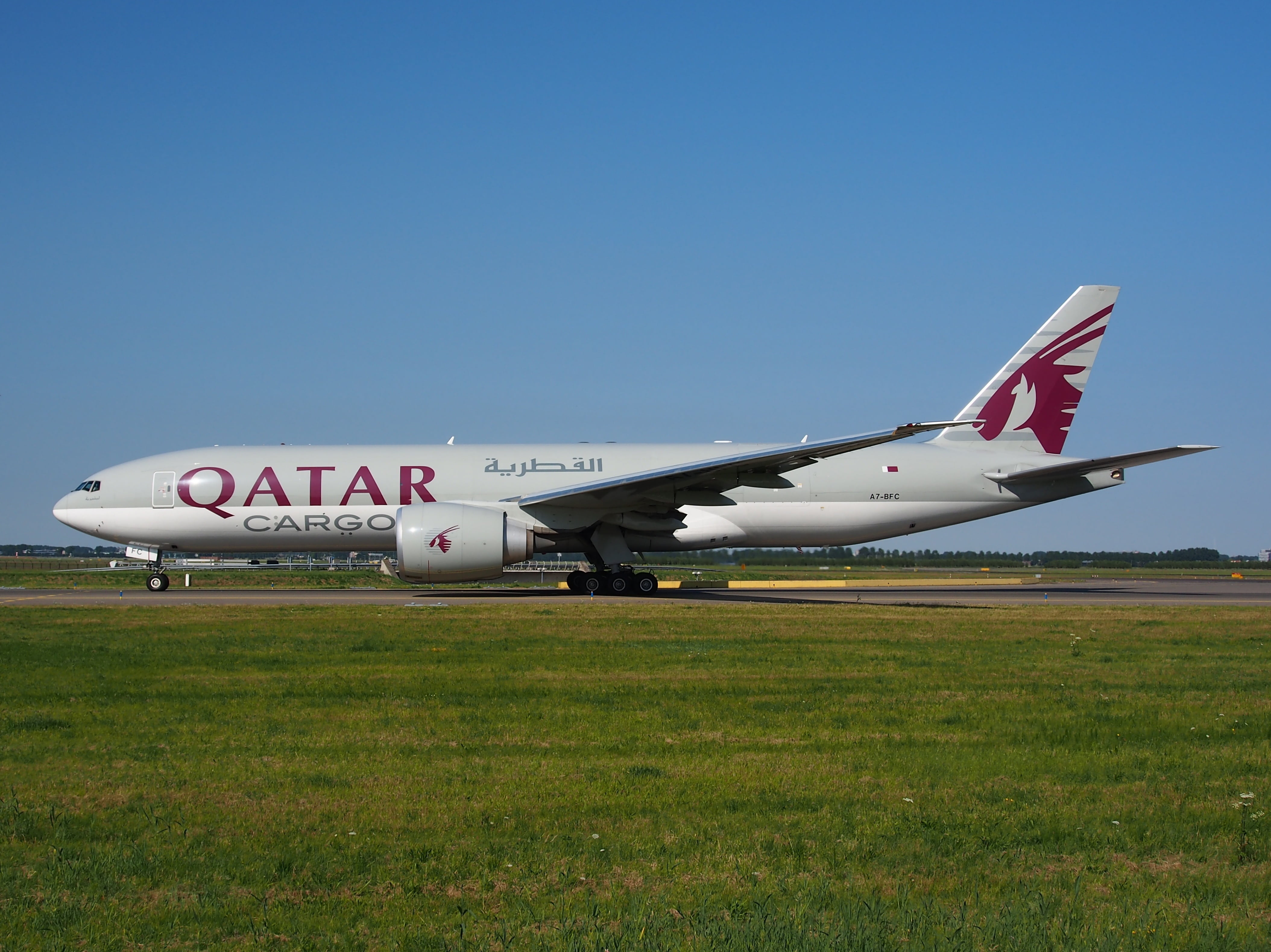 outdoors, white, aerospace industry, airport runway, boeing 777, jet, airplane, text, aviation, day, nature, qatar airways, red, cargo, no people, travel, HD Wallpaper