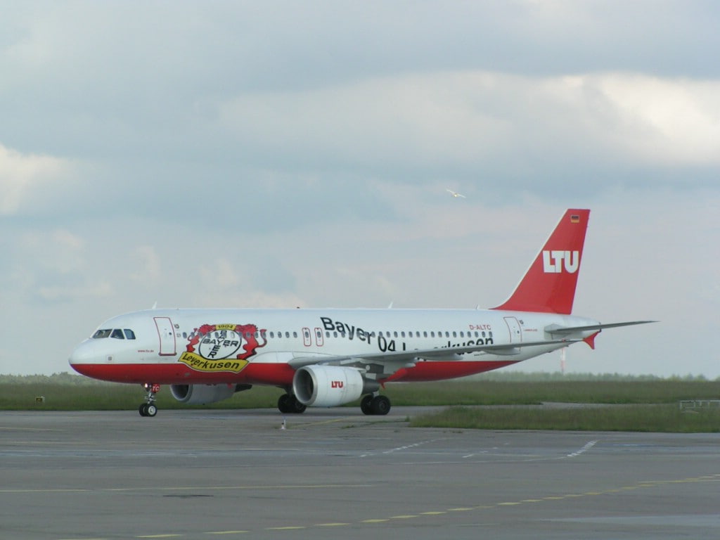 Bundesliga, Bayer, A320, airbus, art, hd, leverkusen, commercial, 480P, German, aircraft, football, HD Wallpaper
