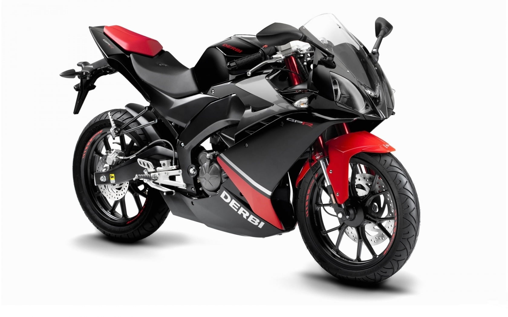 metal, still life, black color, engine, red, sport, transportation, no People, motorcycle, derbi, luxury, motorbike, power, land Vehicle, white background, HD Wallpaper