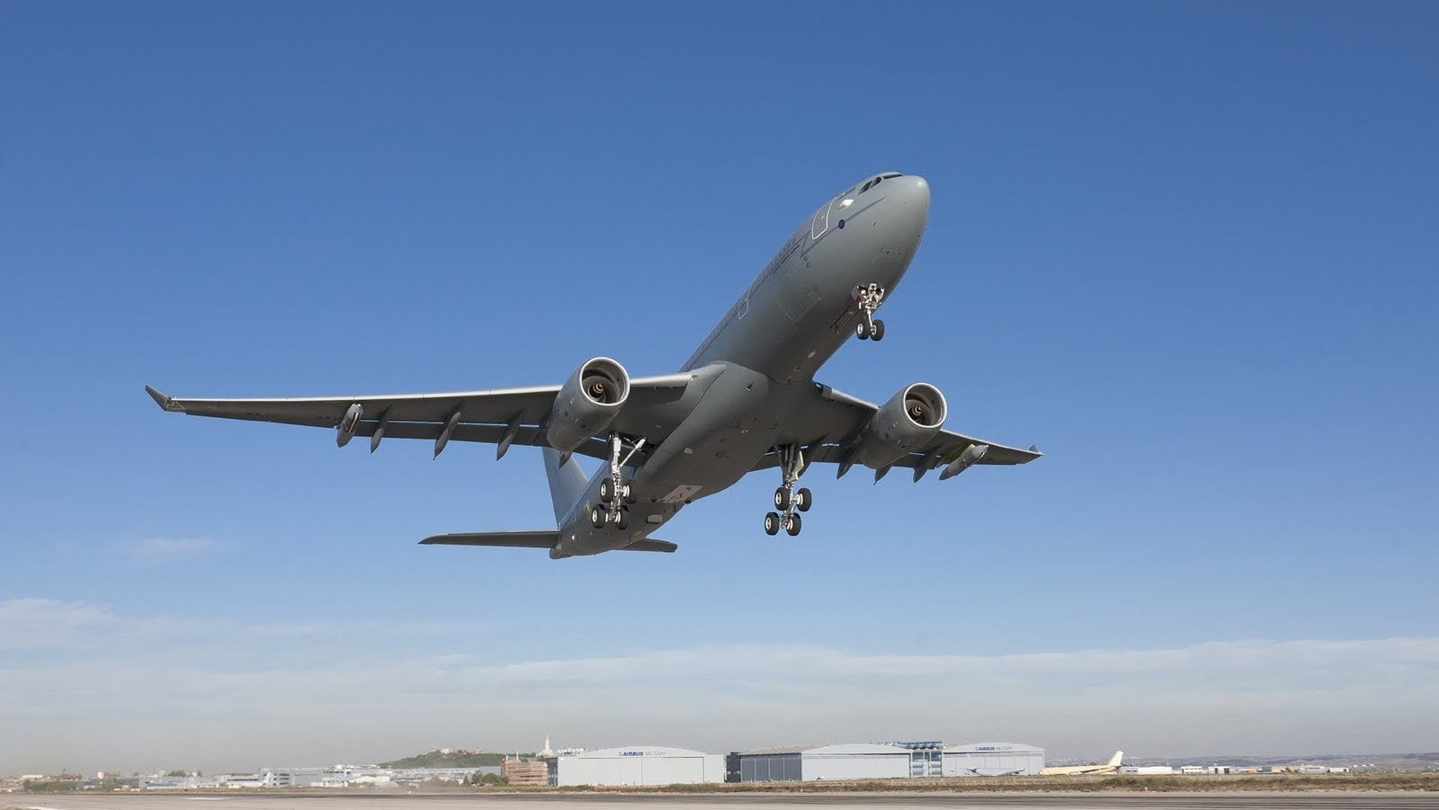 motion, airport, no people, mid-air, leaving, Aircrafts, mode of transportation, business, travel, aerospace industry, Airbus, transportation, commercial airplane, HD Wallpaper