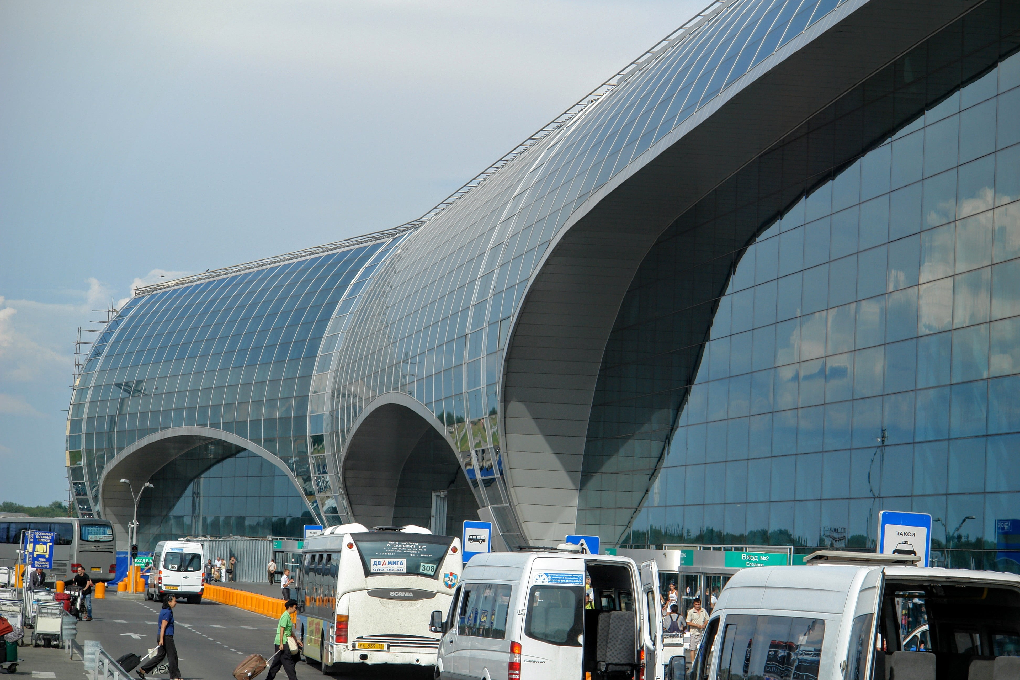 airport, travel, 4K, day, building, domodedovo, architecture, built structure, russia, car, moscow, modern, transportation, travel destinations, city, HD Wallpaper